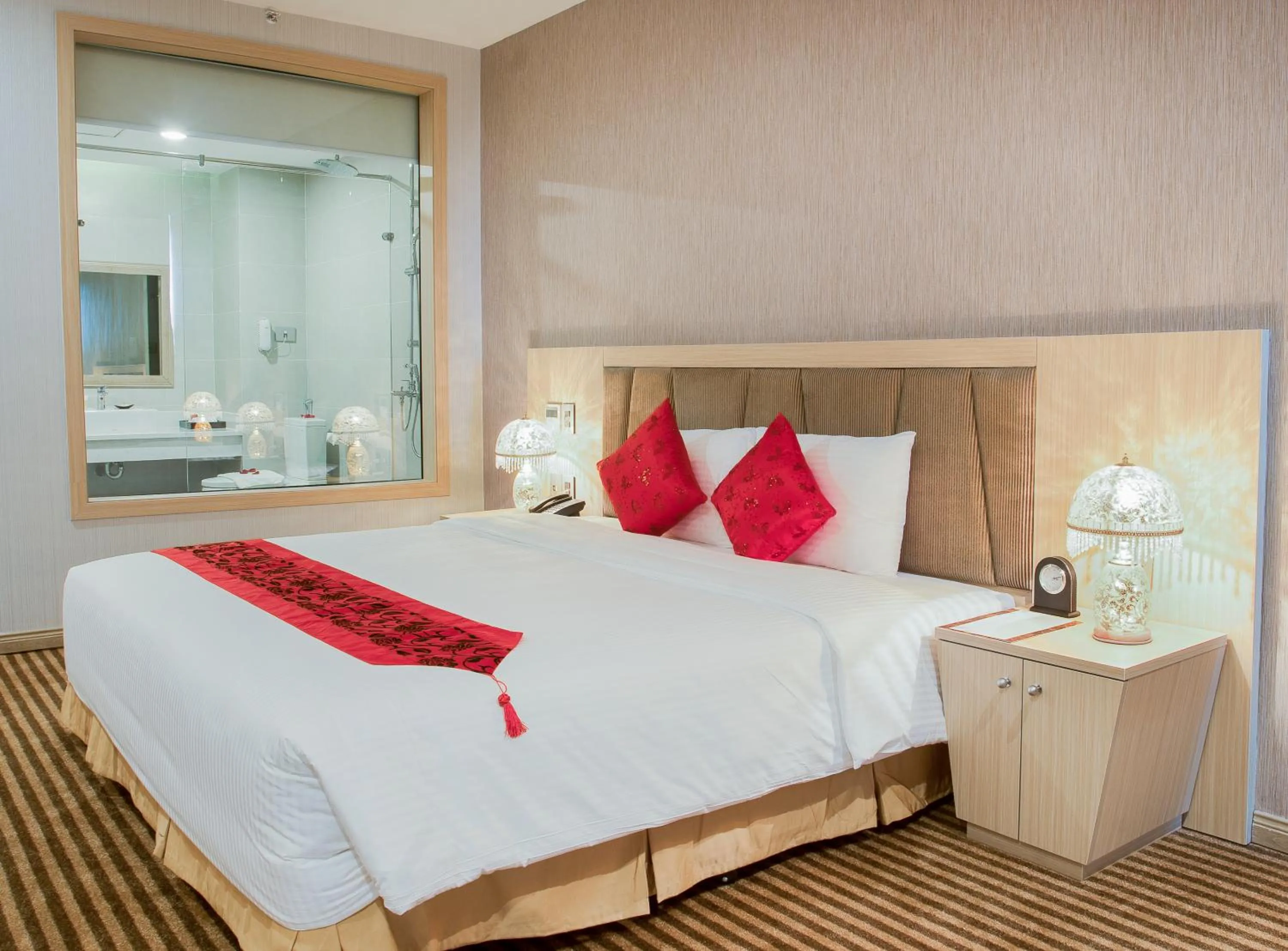 Bed in Muong Thanh Luxury Vientiane Hotel