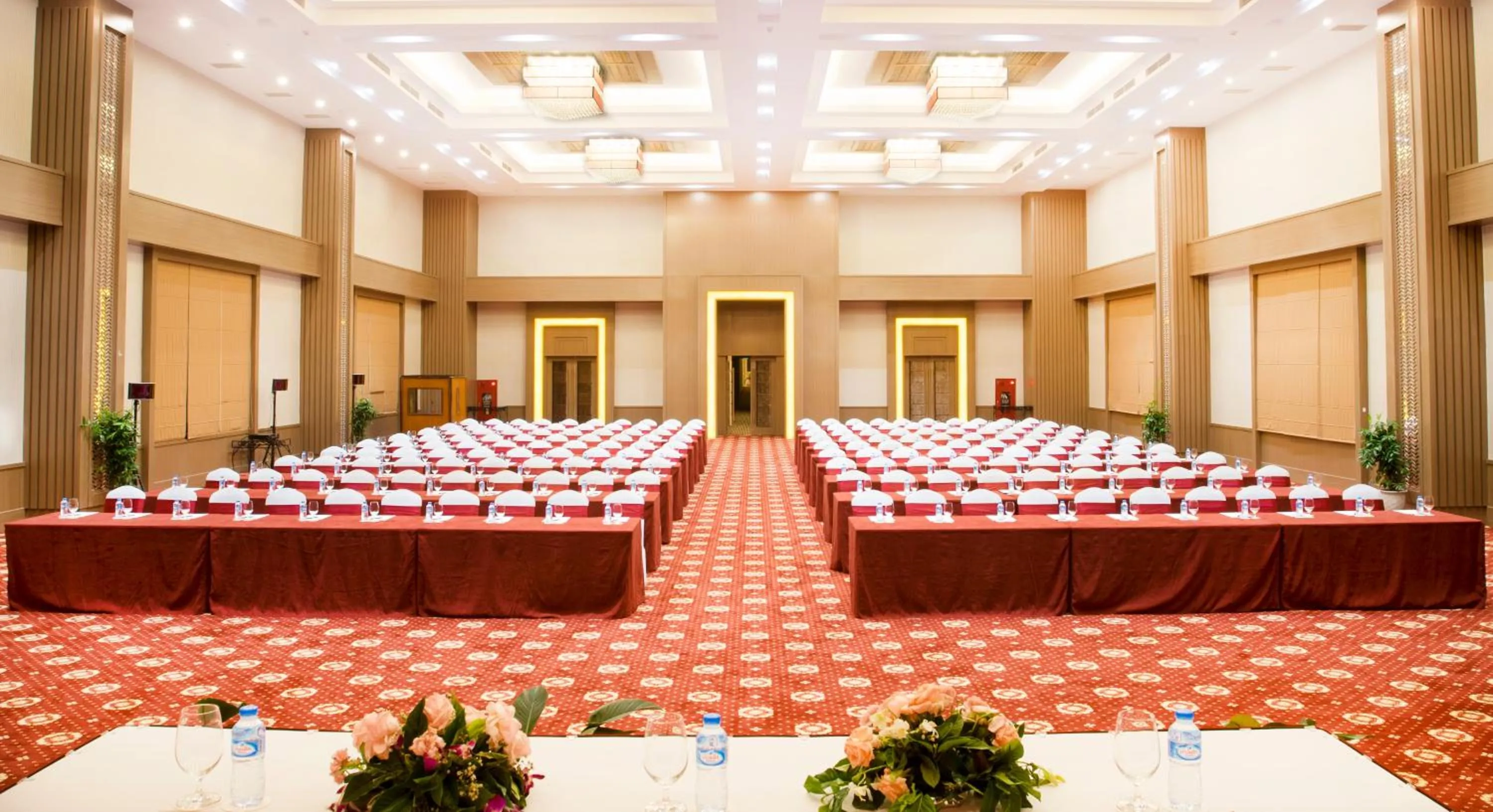 Business facilities in Muong Thanh Luxury Vientiane Hotel