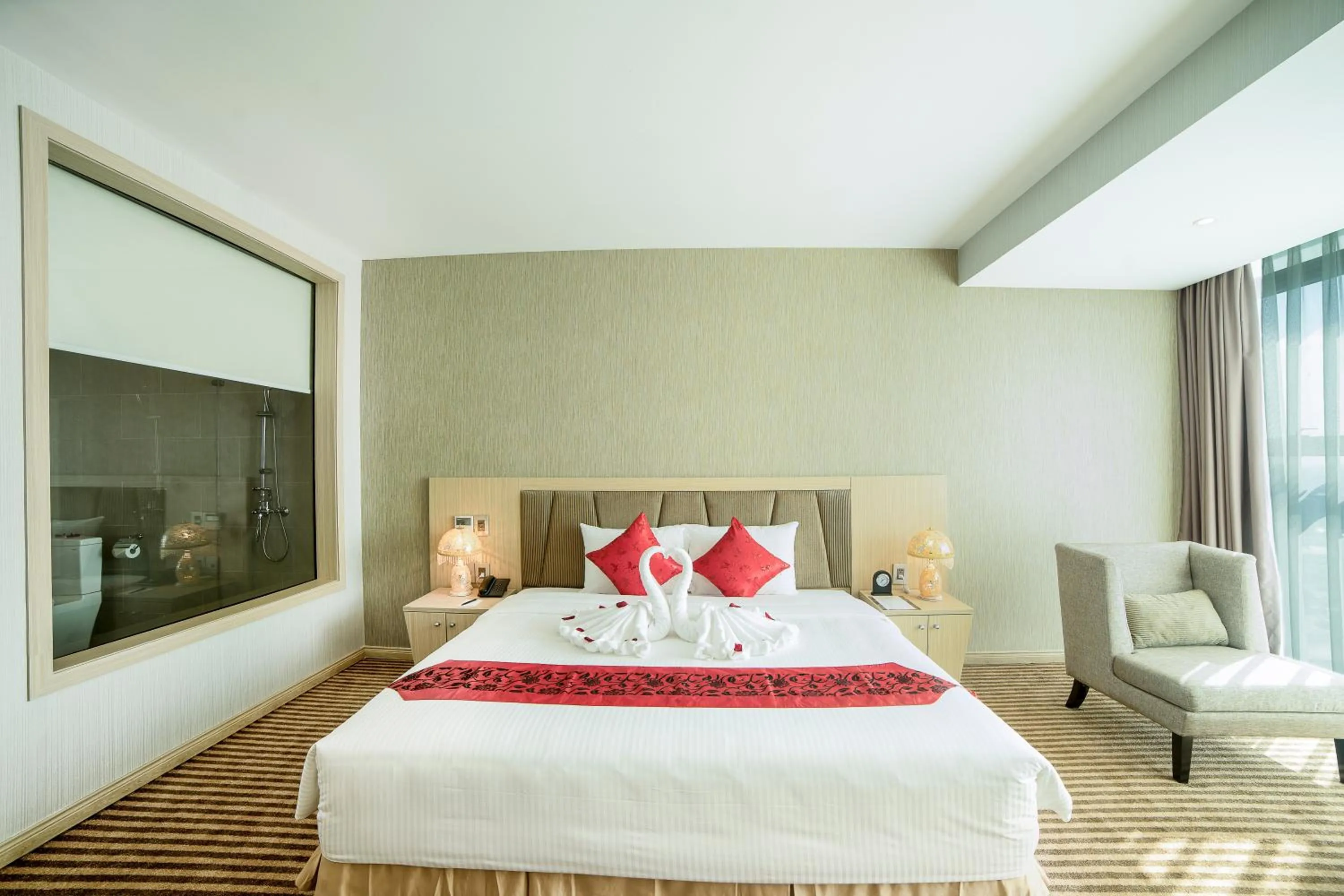 Bed in Muong Thanh Luxury Vientiane Hotel