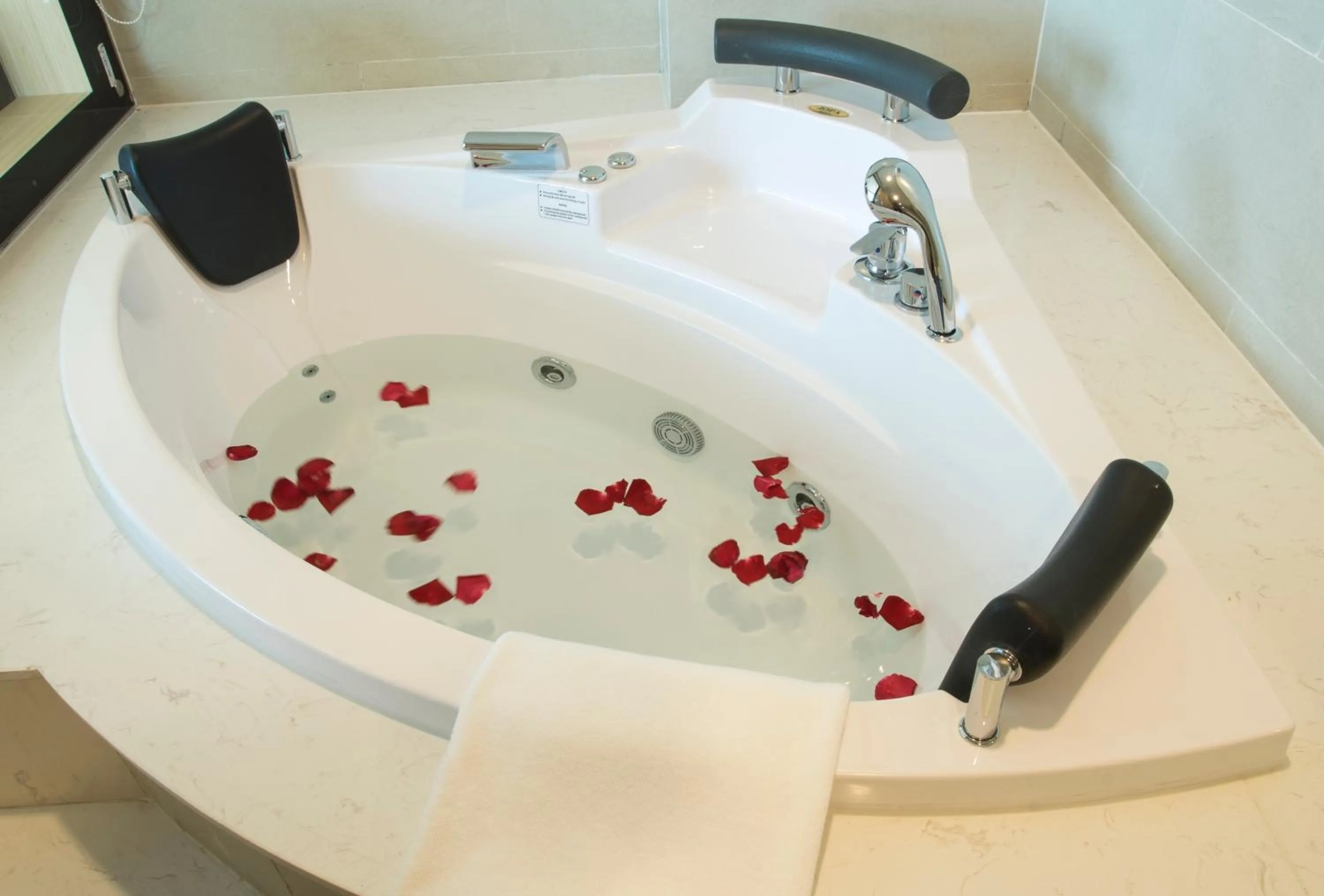 Bathroom in Muong Thanh Luxury Vientiane Hotel