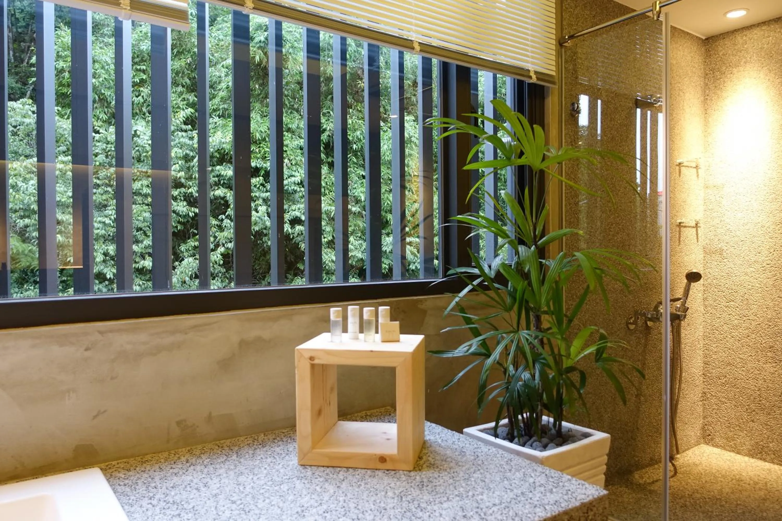 Hot Tub in Shaoguang 188 日月潭勺光188