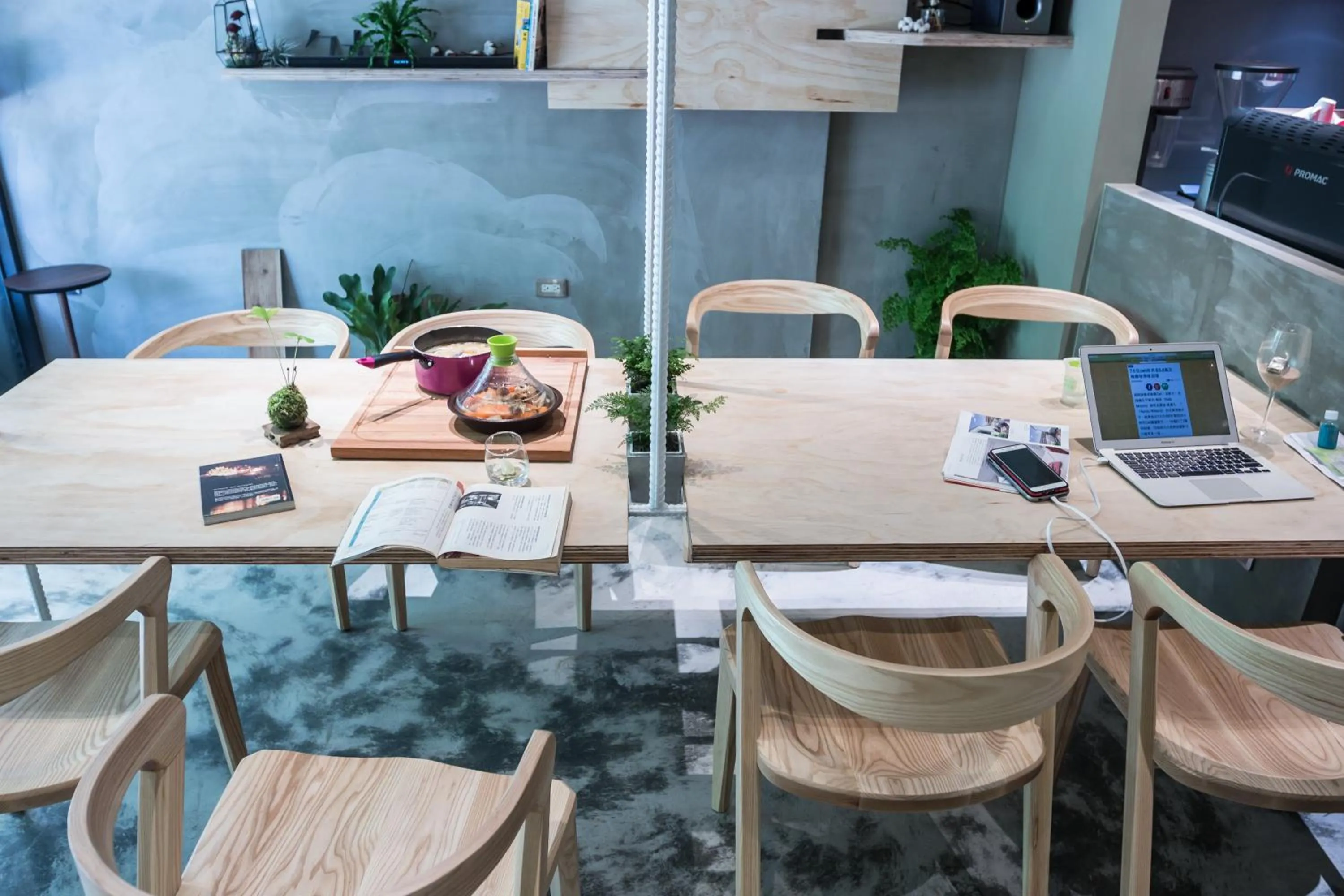 Communal lounge/ TV room in Shaoguang 188 日月潭勺光188