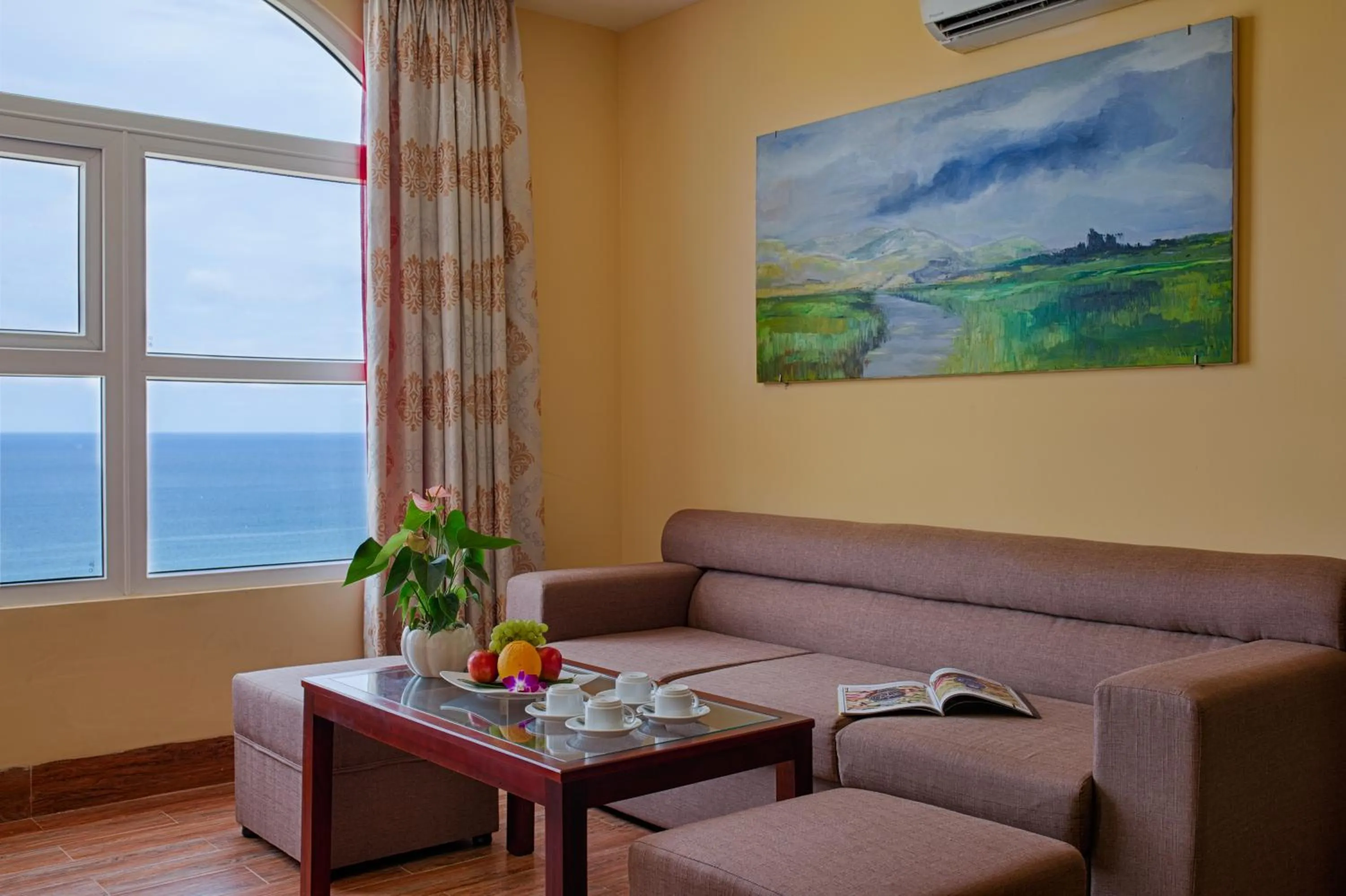 Sea view in Nhat Minh Hotel and Apartment