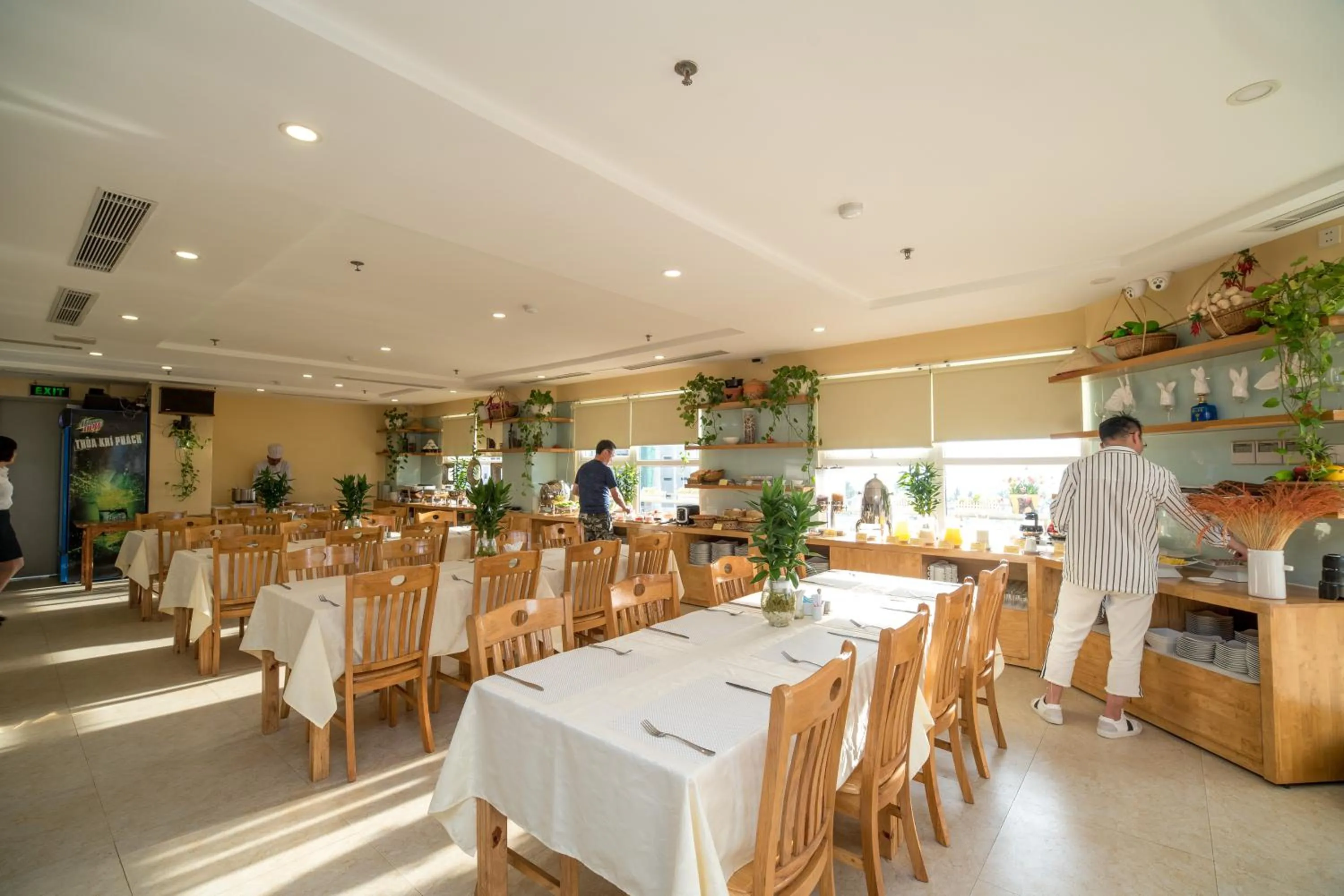 Restaurant/places to eat in Nhat Minh Hotel and Apartment