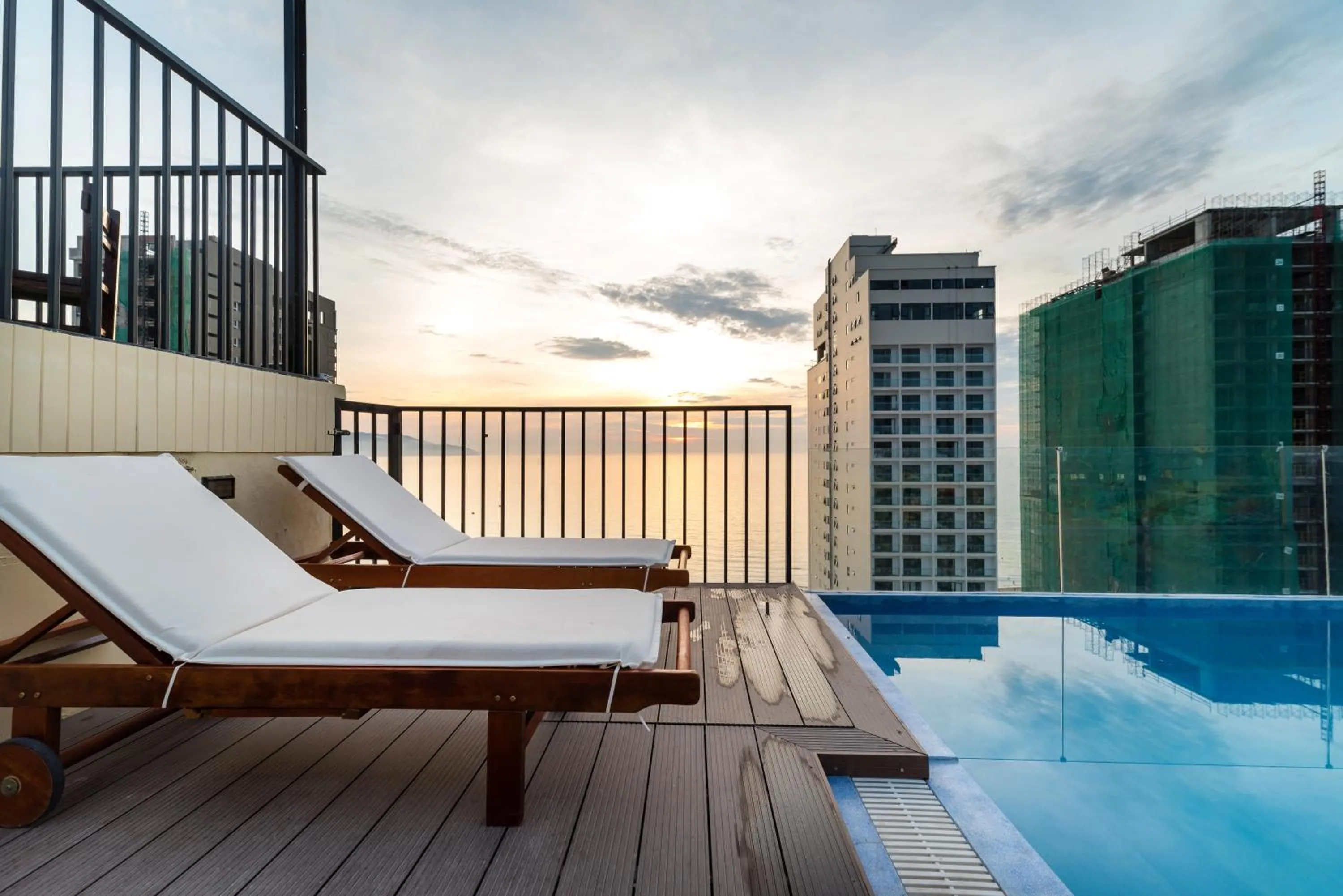 Pool view in Nhat Minh Hotel and Apartment