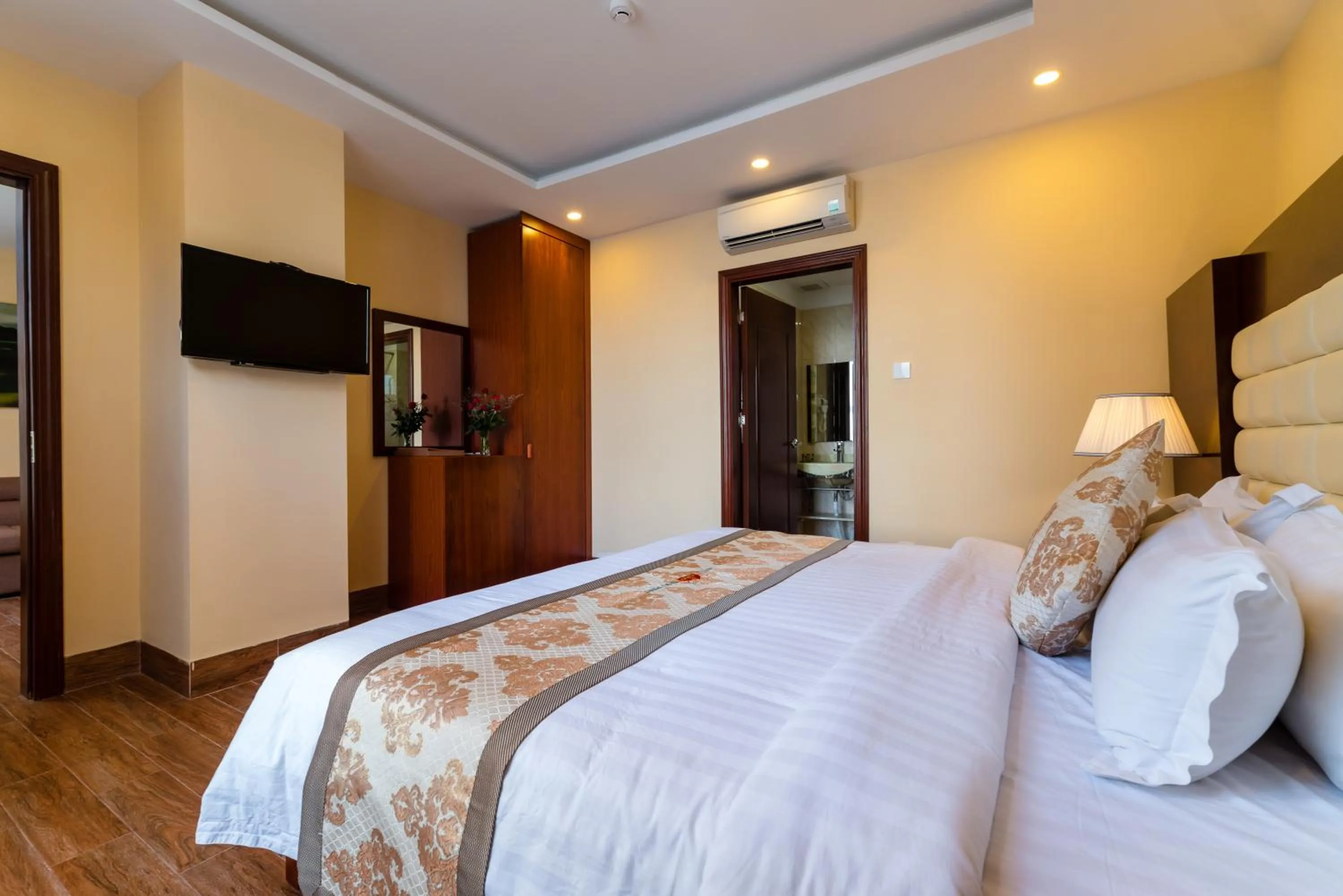 Decorative detail, Bed in Nhat Minh Hotel and Apartment