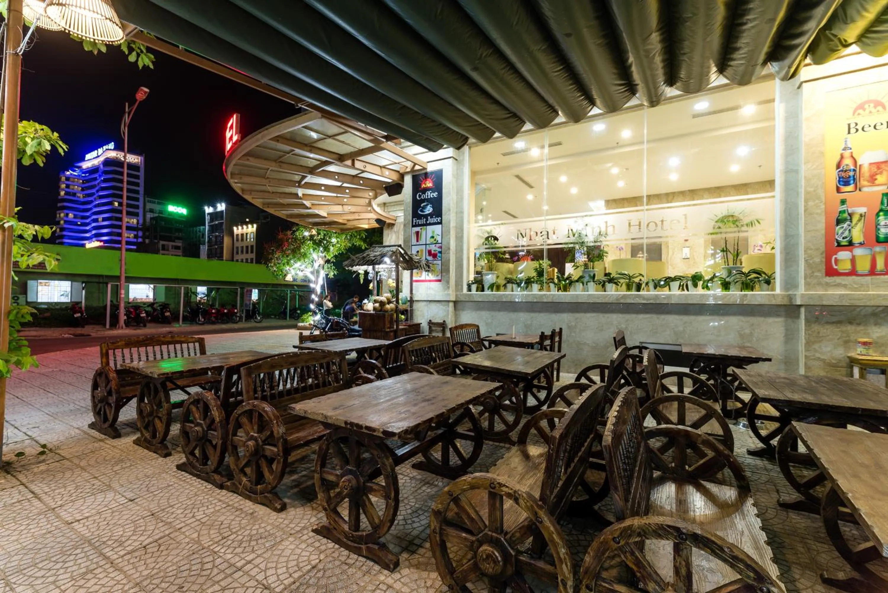 Restaurant/places to eat in Nhat Minh Hotel and Apartment