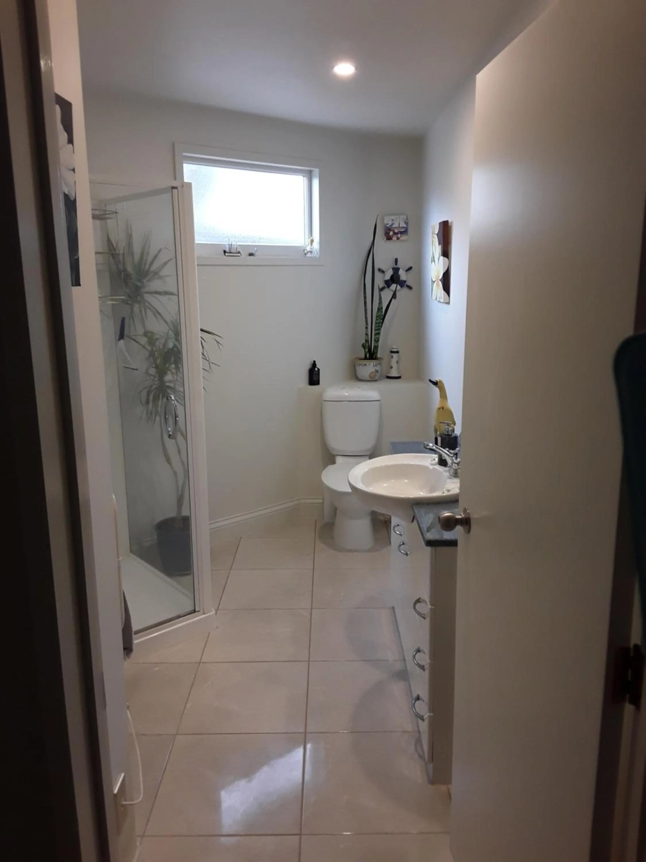 Bathroom in Cave Rock Guest House