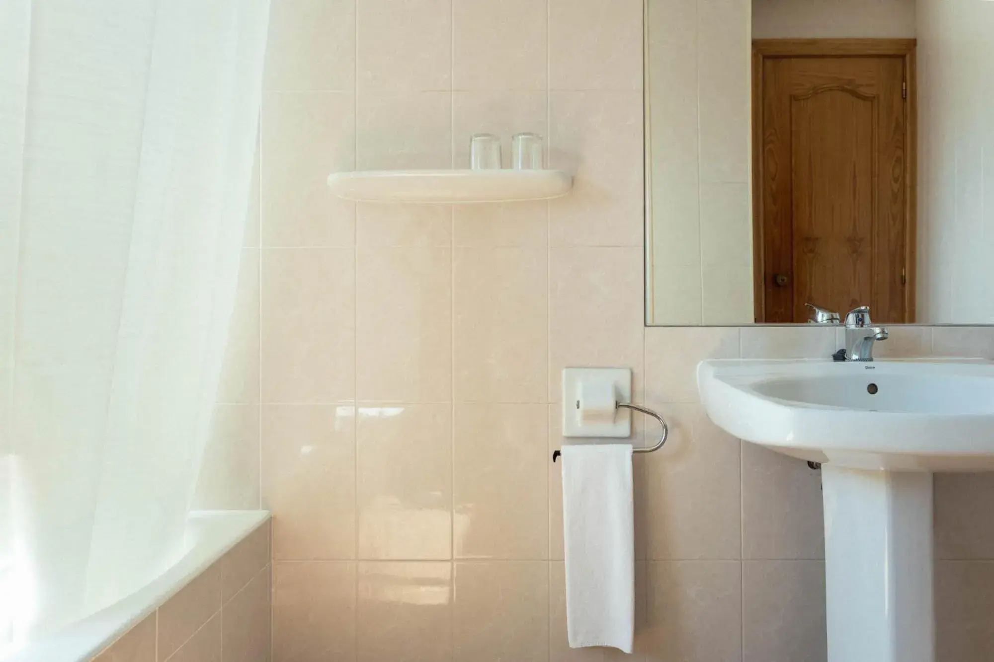 Double or Twin Room - Attic in Hotel Terradets Double or Twin Room - Attic in Hotel Terradets