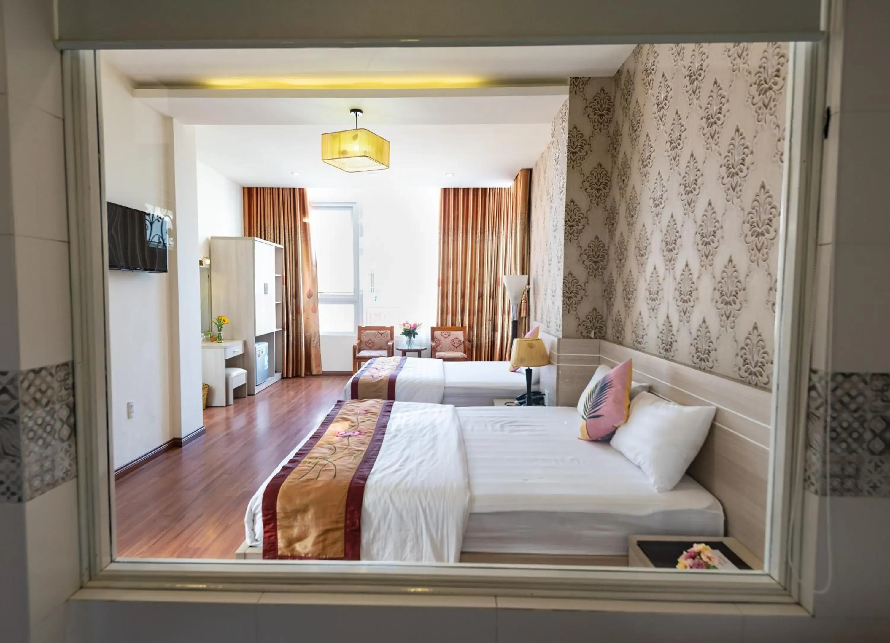 Deluxe Family Suite in Flora Hotel Hue Deluxe Family Suite in Flora Hotel Hue