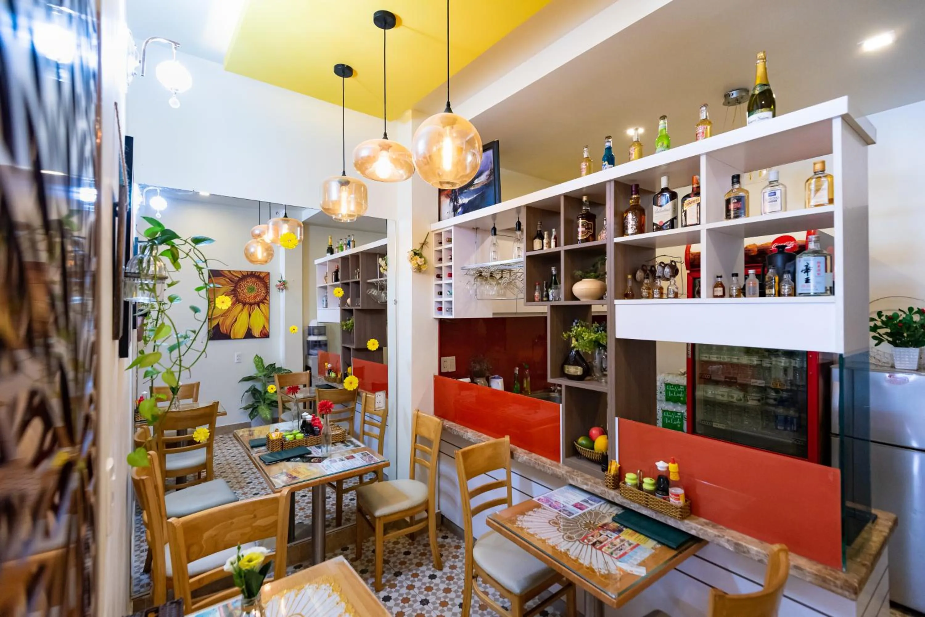 Restaurant/places to eat in Flora Hotel Hue