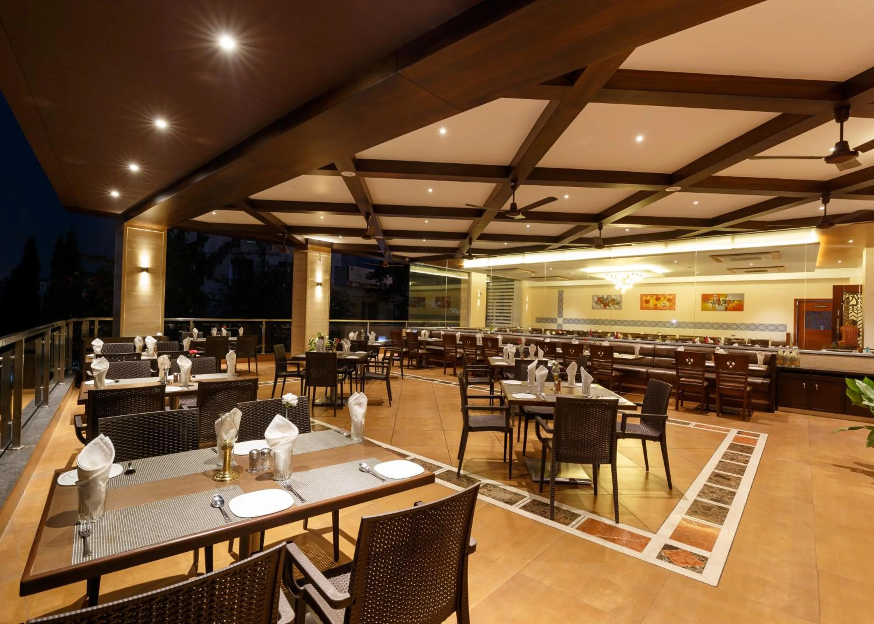 Food and drinks in Hotel Ayodhya