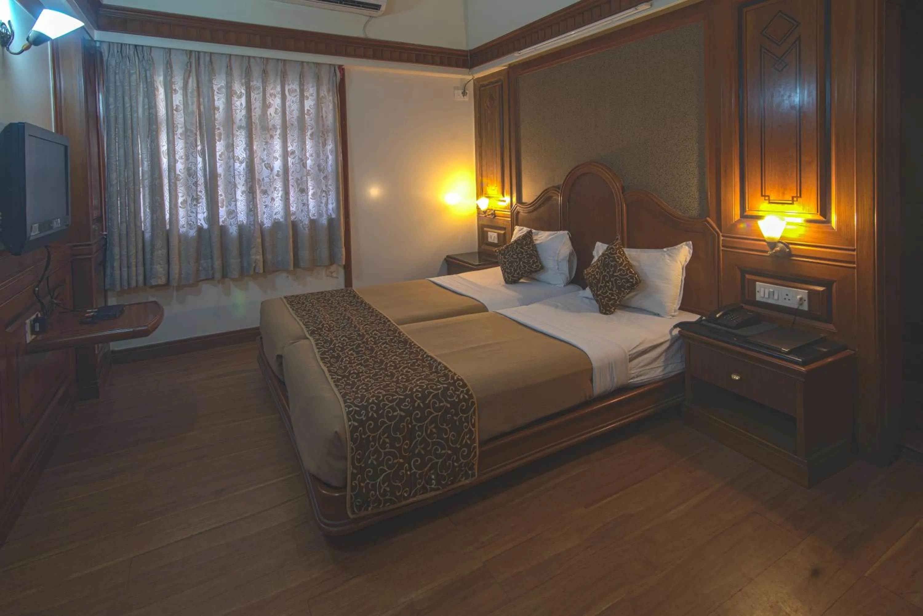 Bed in Hotel Ayodhya