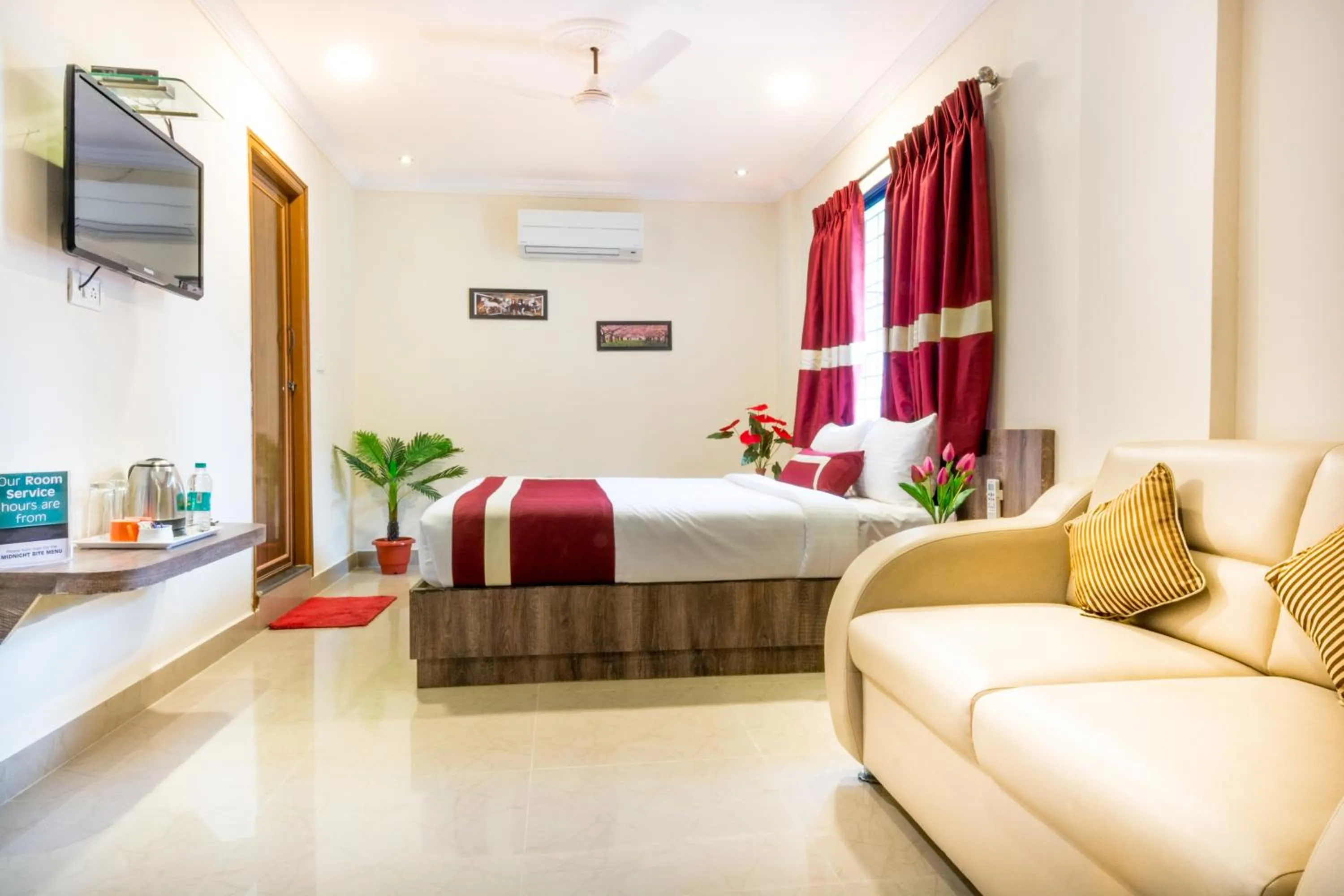 Photo of the whole room, Bed in Octave Hotel and Spa - JP Nagar