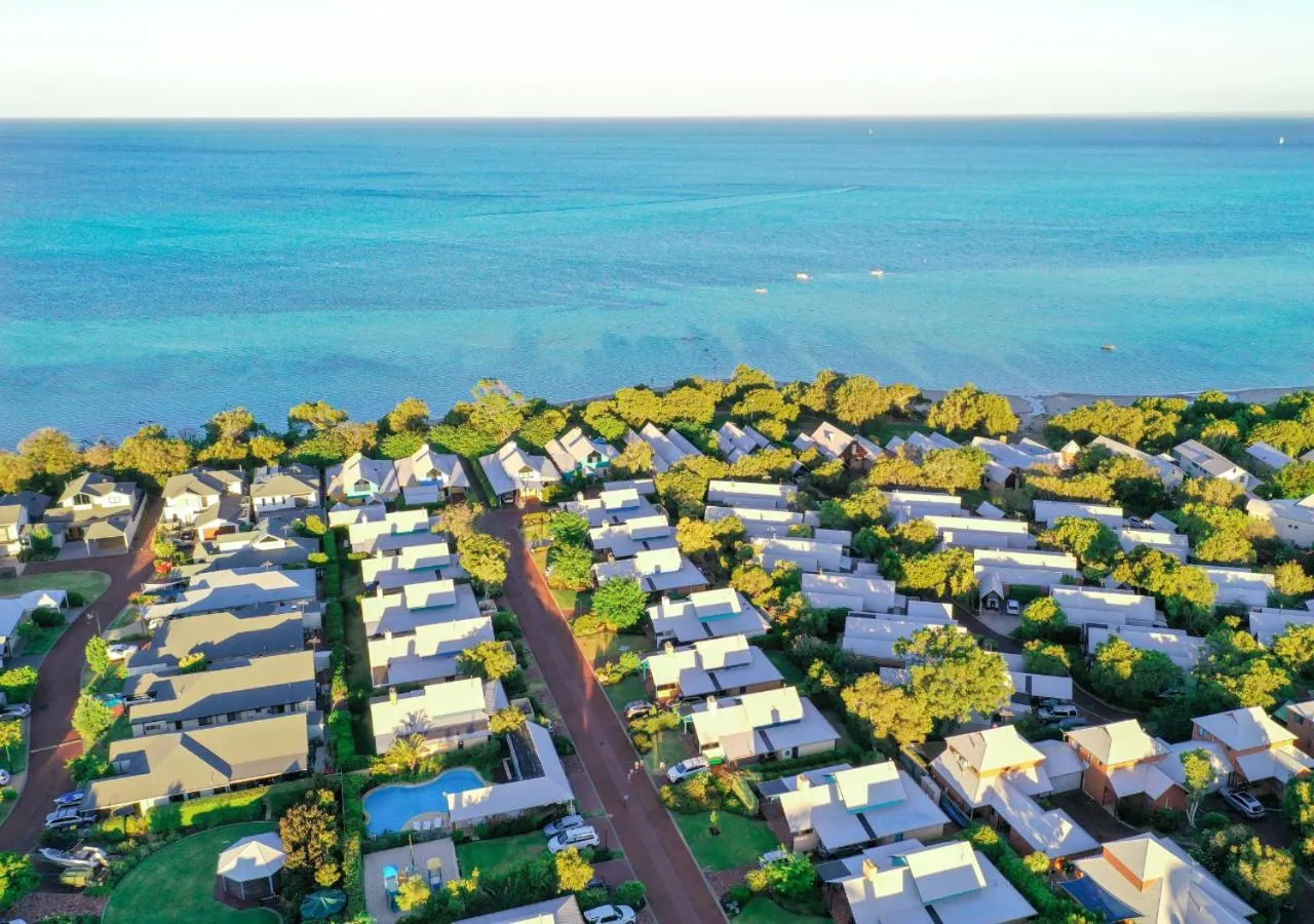 Property building in Dunsborough Beach Cottages