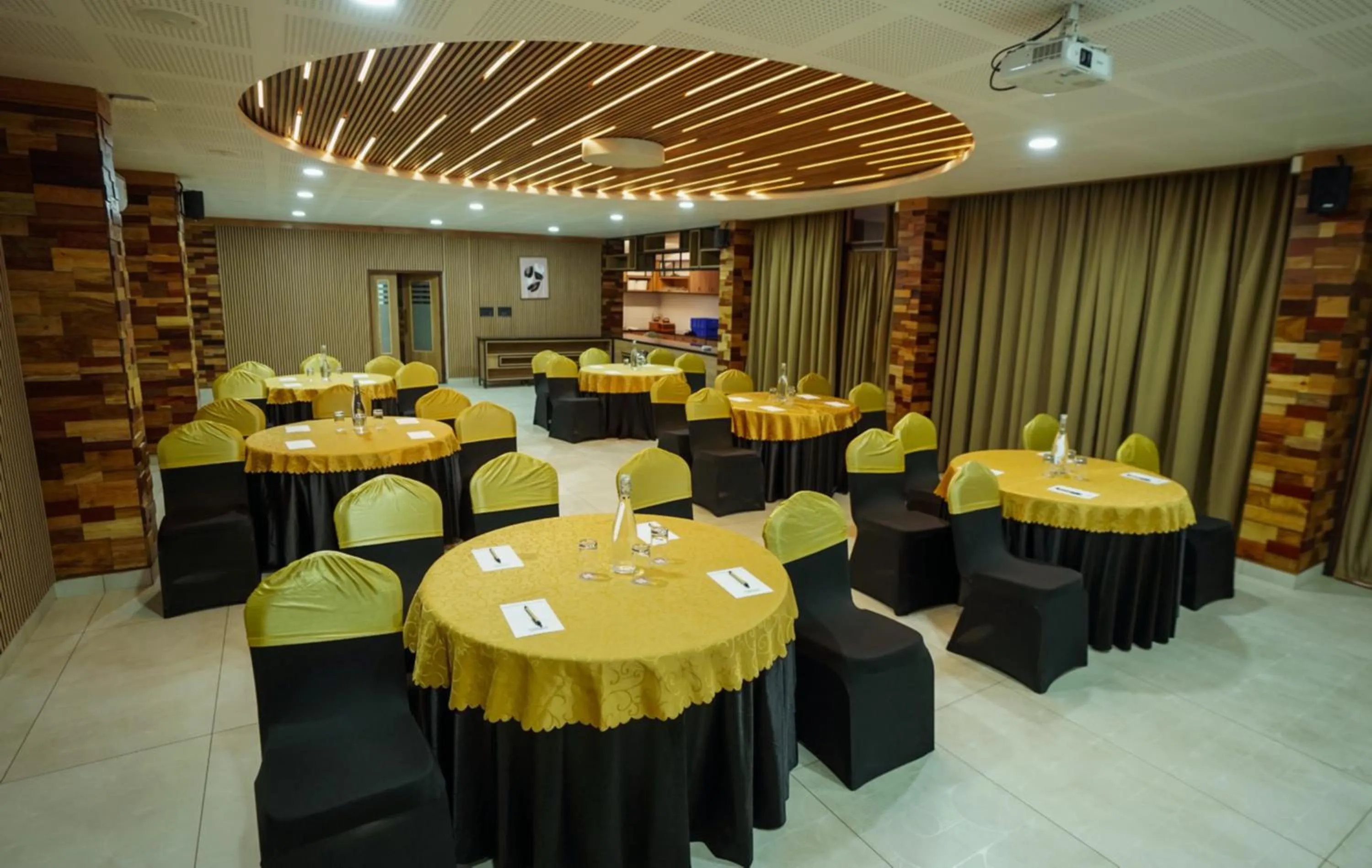 Business facilities in Mount Xanadu Resorts