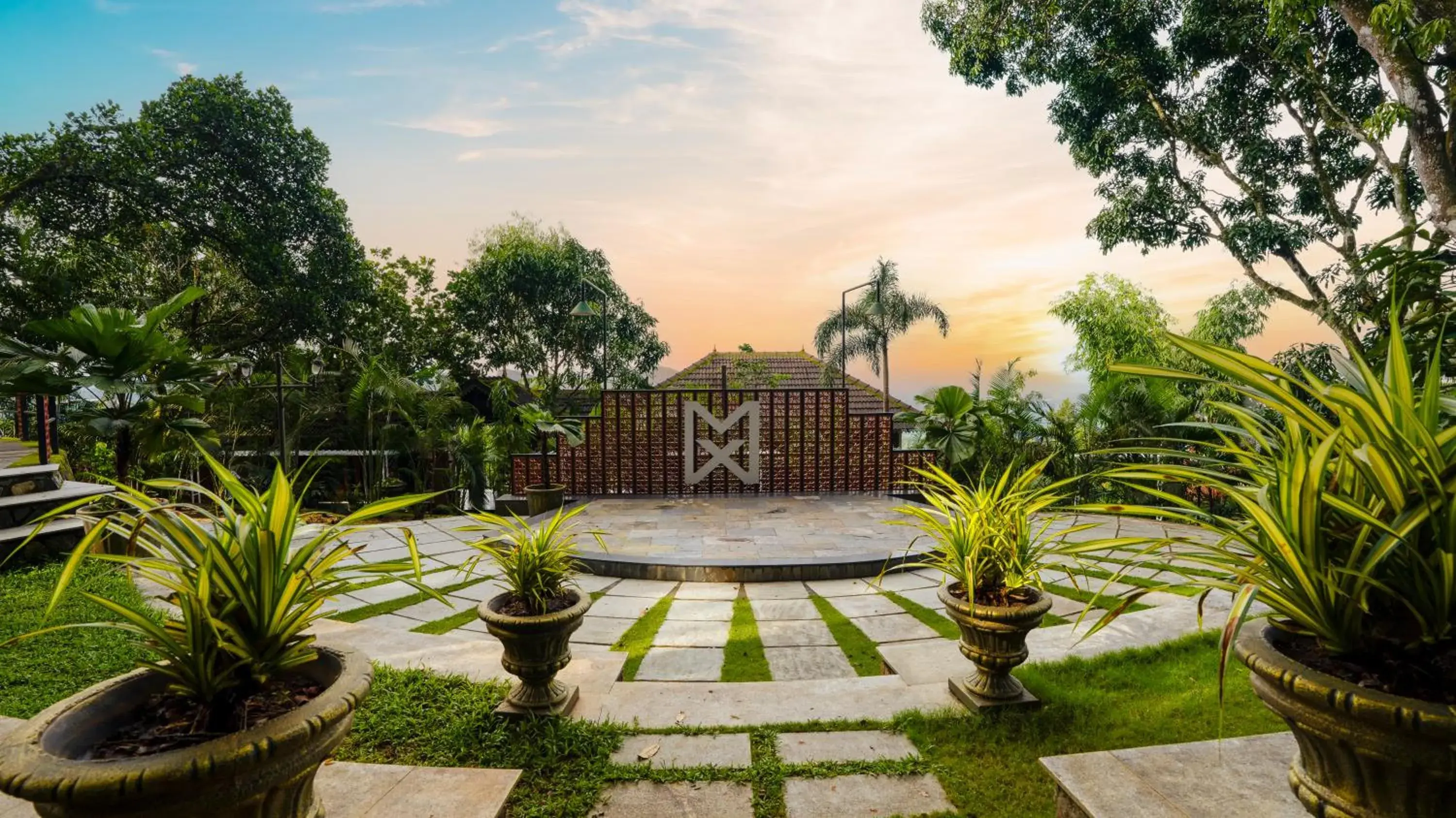 Property building in Mount Xanadu Resorts Property building in Mount Xanadu Resorts