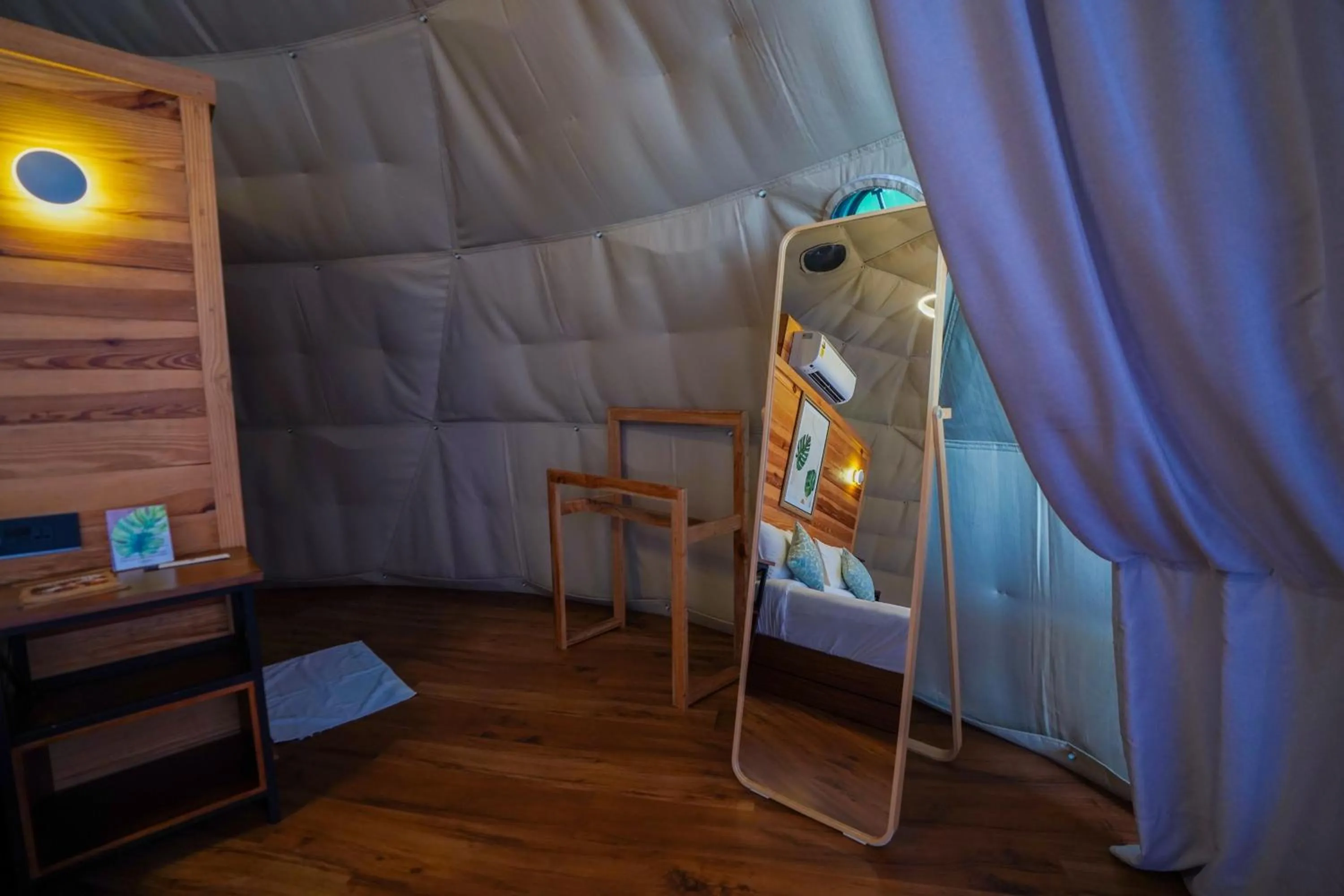 Photo of the whole room in Mount Xanadu Resorts