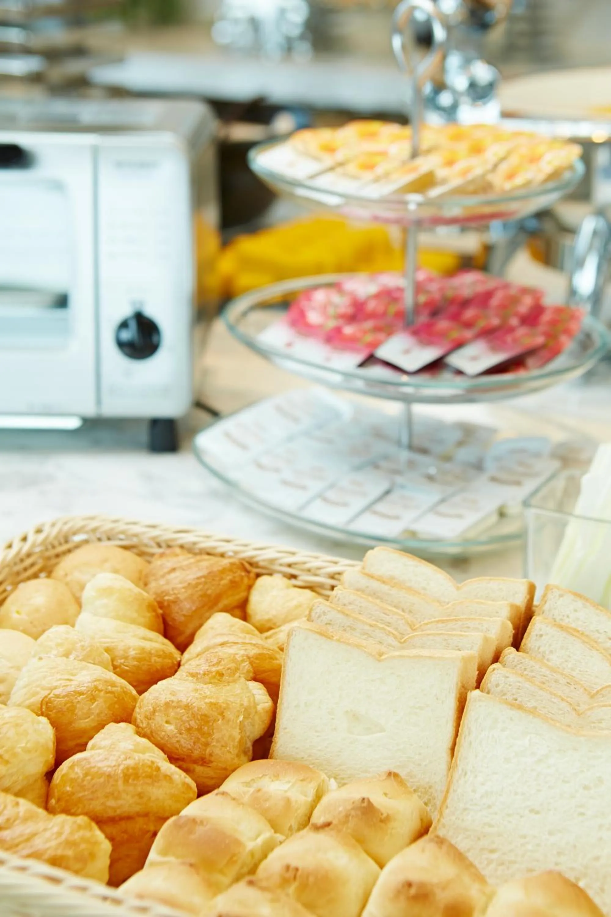 Food and drinks in Candeo Hotels Matsuyama Okaido