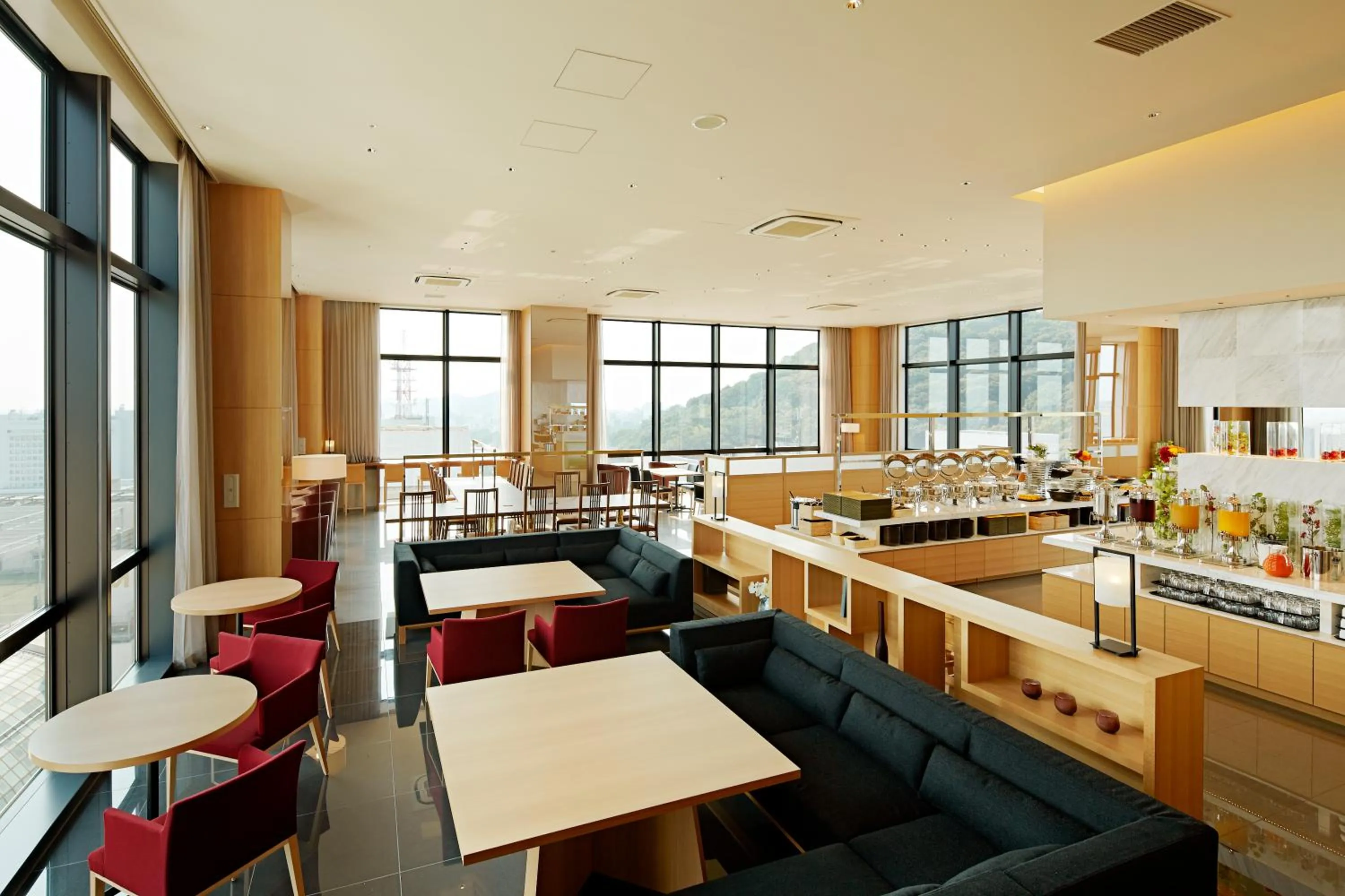 Restaurant/places to eat in Candeo Hotels Matsuyama Okaido
