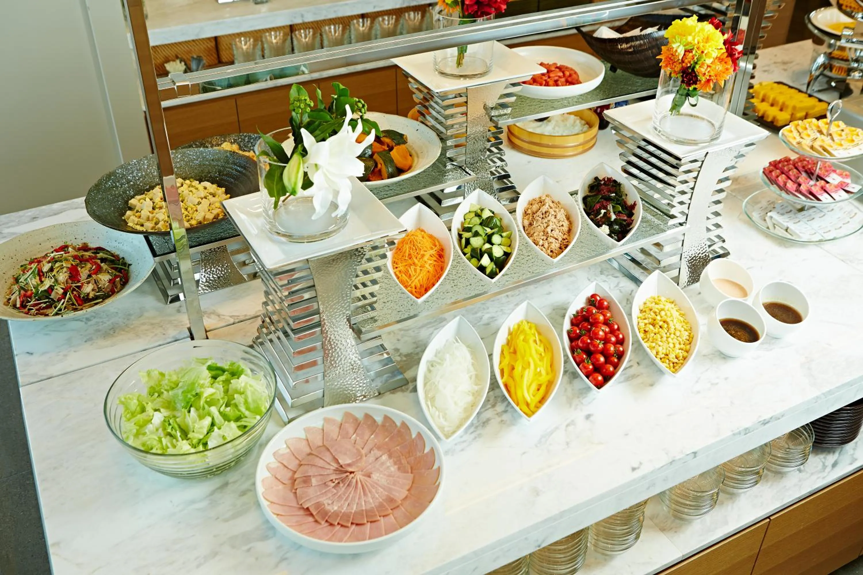 Food and drinks in Candeo Hotels Matsuyama Okaido