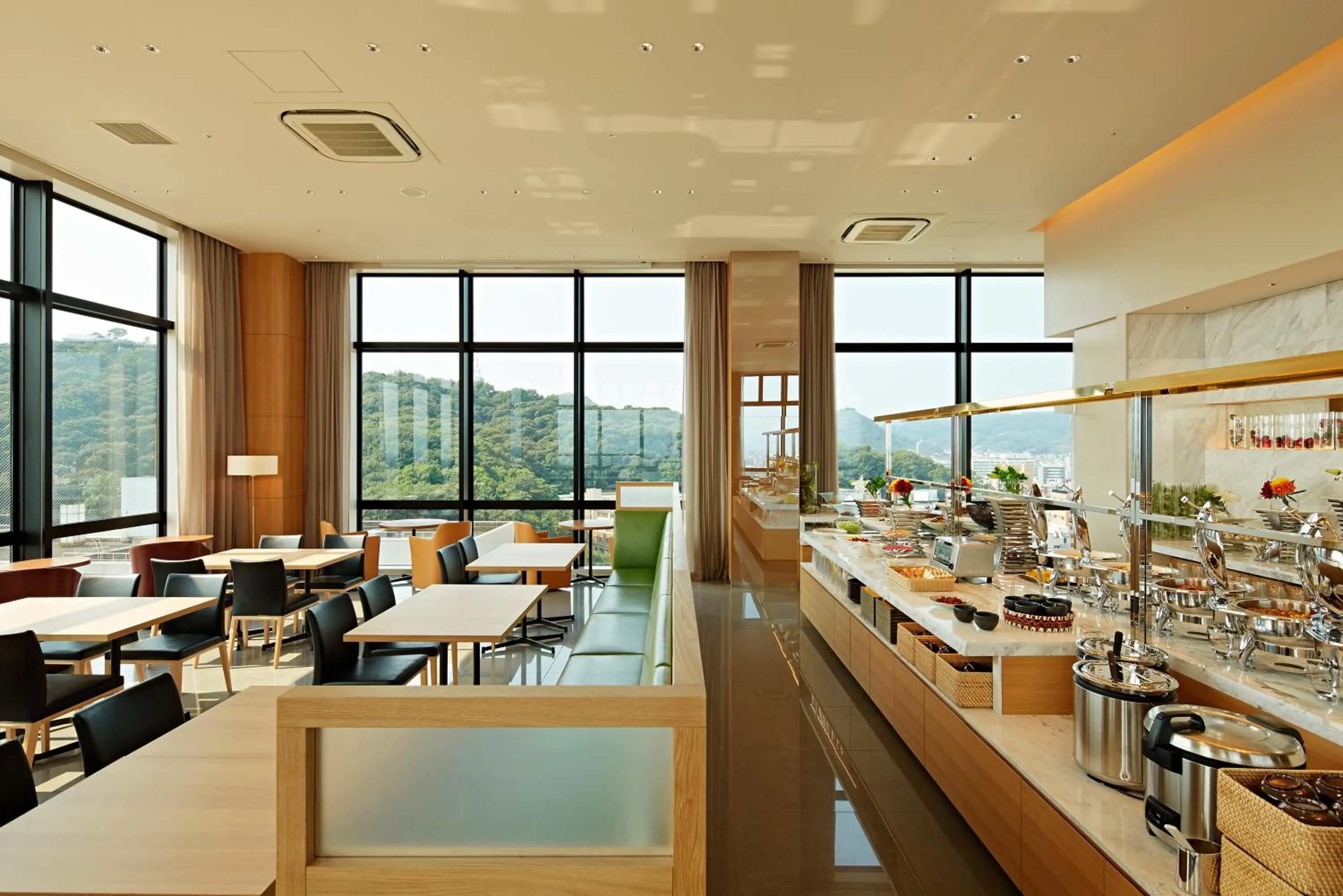 Restaurant/places to eat in Candeo Hotels Matsuyama Okaido