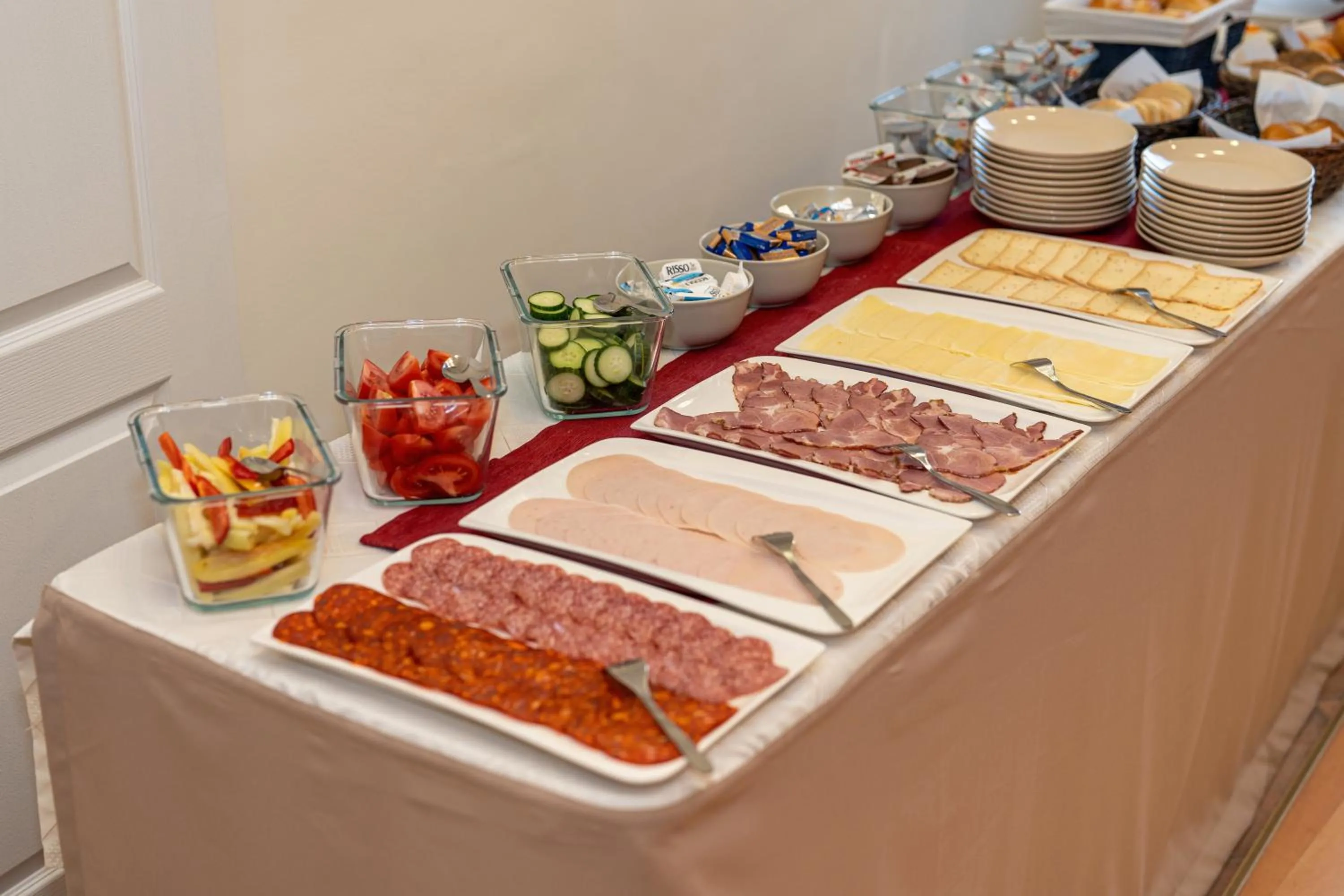 Restaurant/places to eat in OÁZIS Hotel***