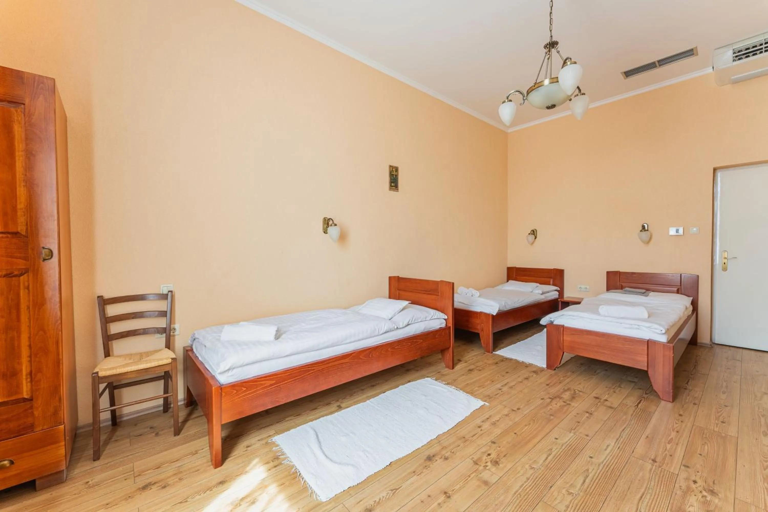 Photo of the whole room, Bed in OÁZIS Hotel***
