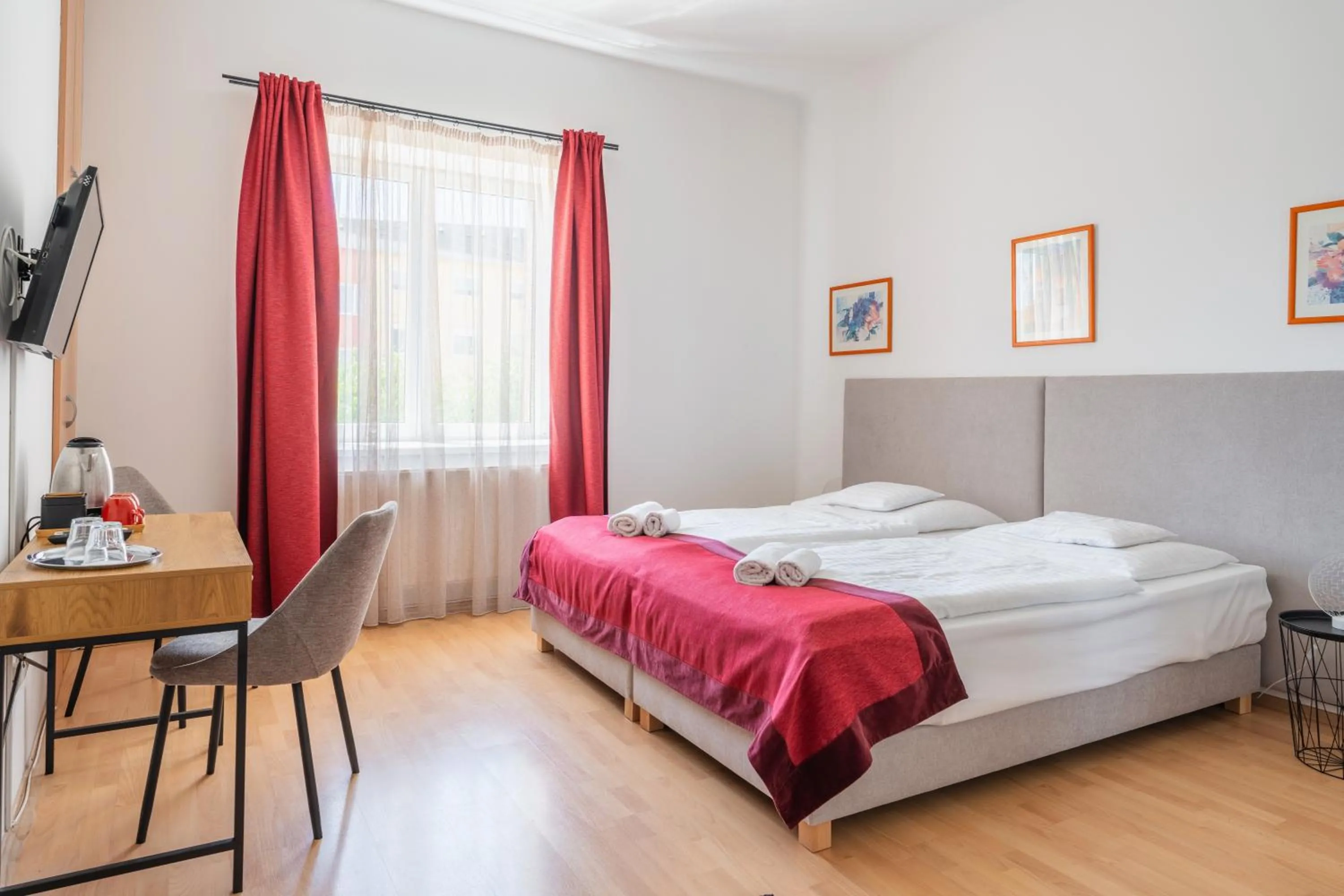 Photo of the whole room, Bed in OÁZIS Hotel***