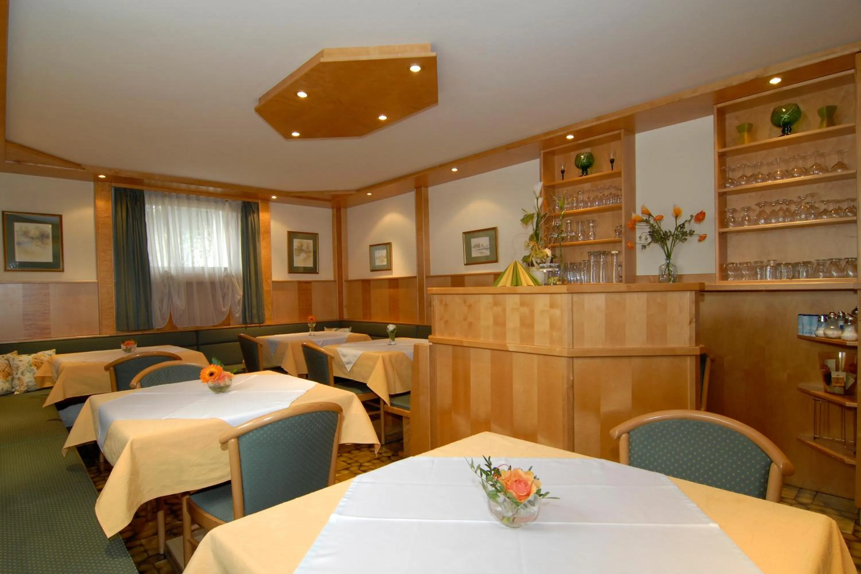 Restaurant/places to eat in Haus Salzburgblick (ehem. Haus Elisabeth)