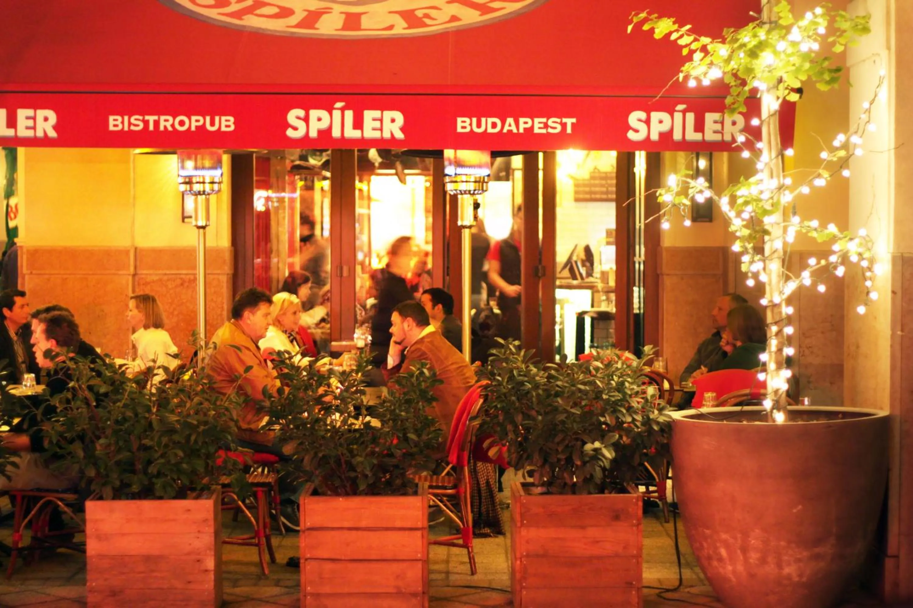 Restaurant/places to eat in Gozsdu Court Budapest