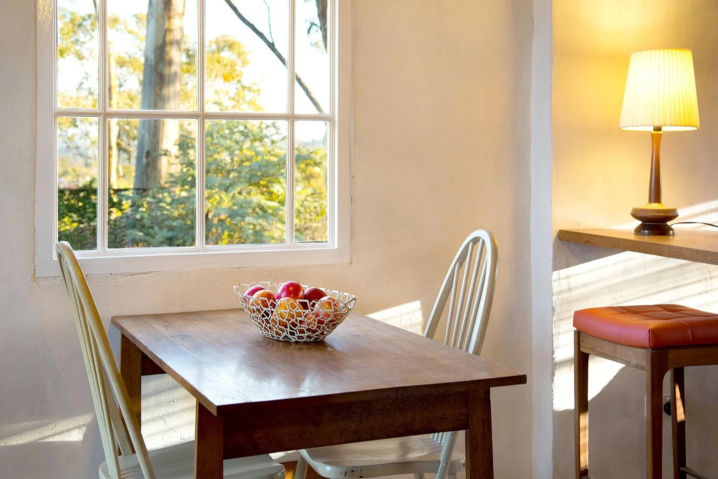 Dining area in be&be castlemaine
