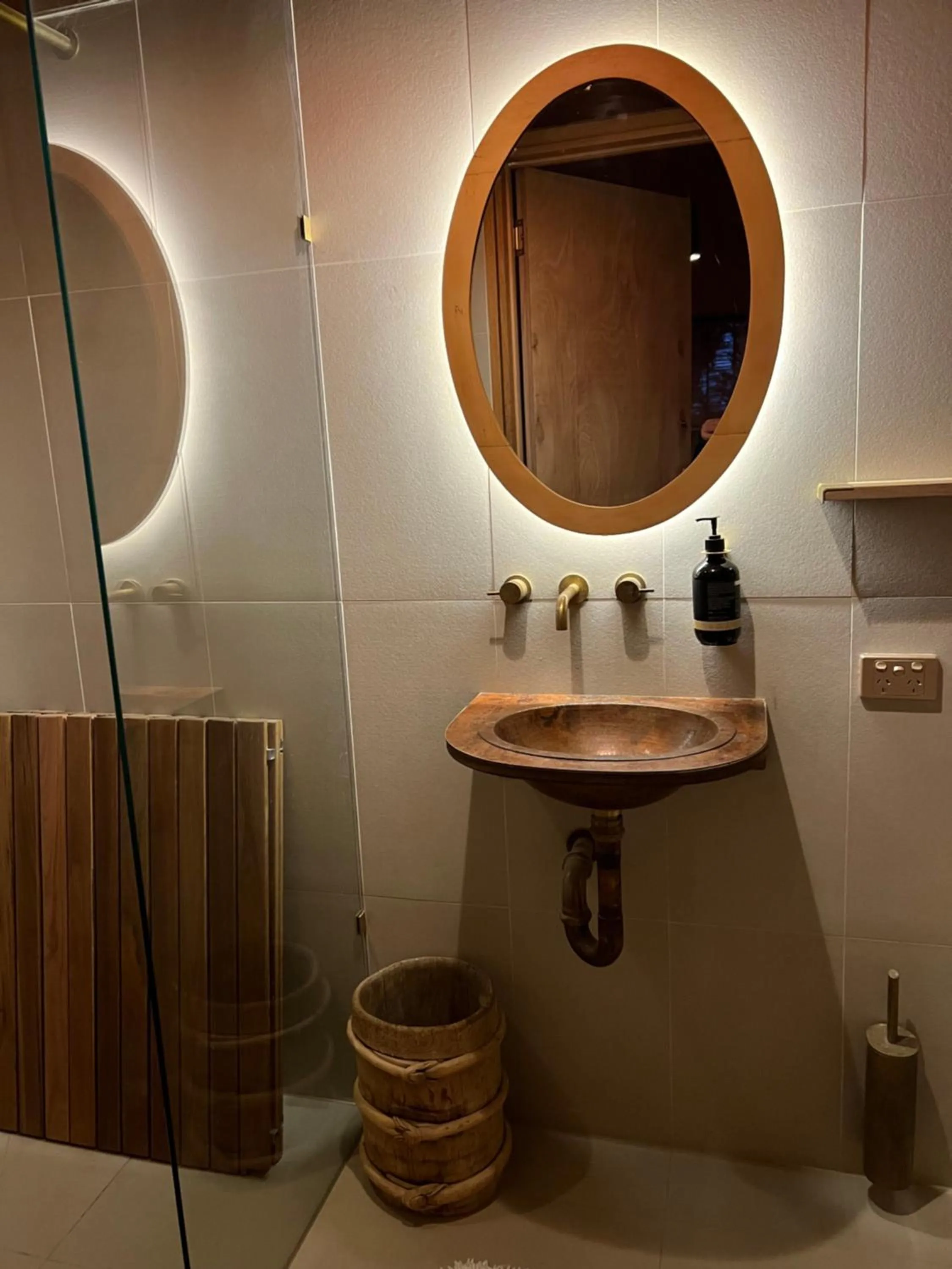 Bathroom in be&be castlemaine