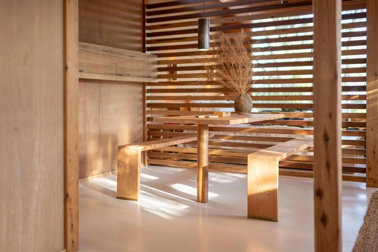 Dining area in be&be castlemaine