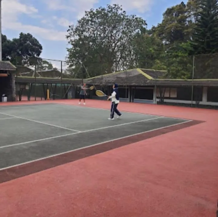 Tennis court in Concordia Hotel Bumi Sangkuriang Bandung