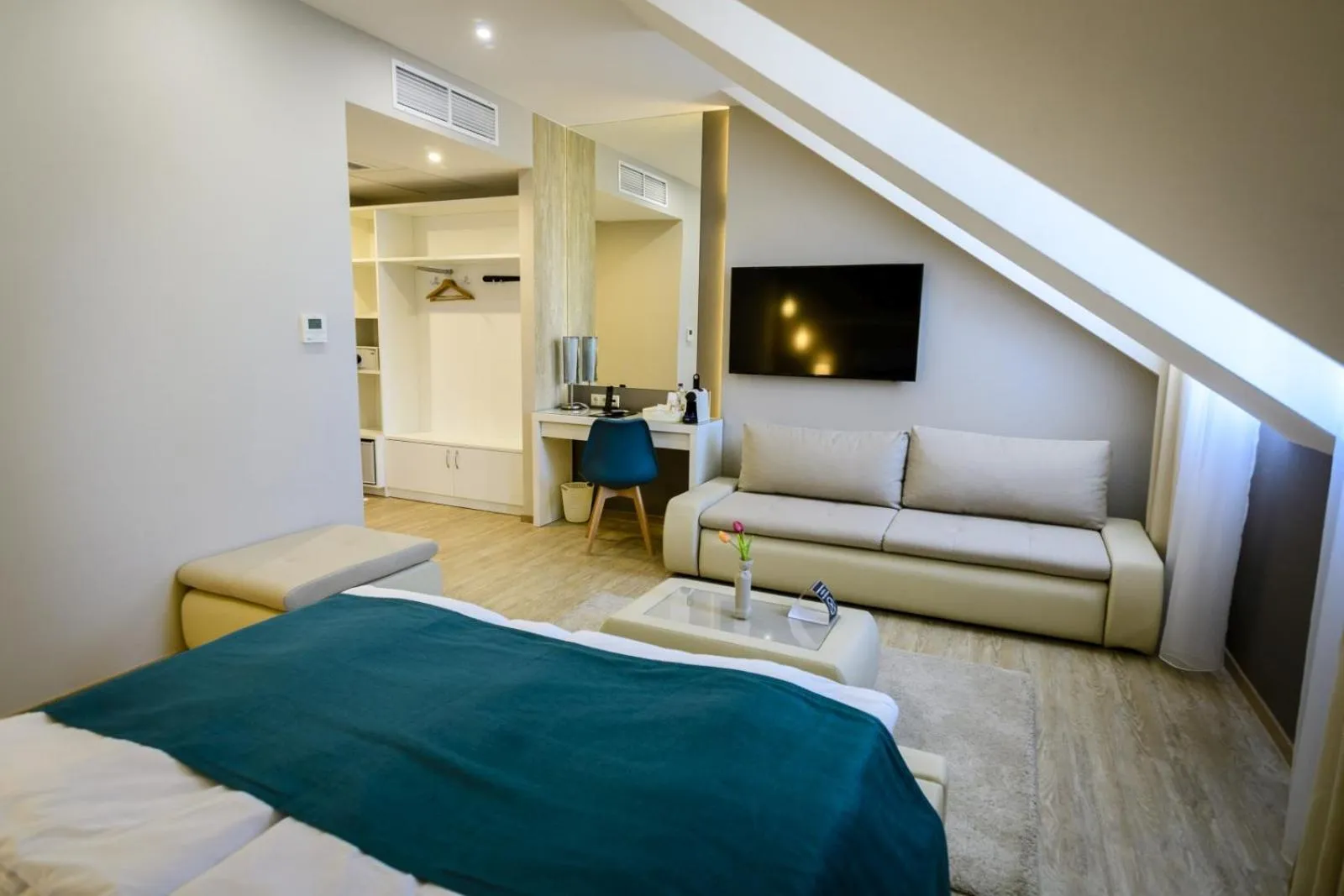 Photo of the whole room, Bed in The Hotel Unforgettable - Hotel Tiliana by Homoky Hotels & Spa