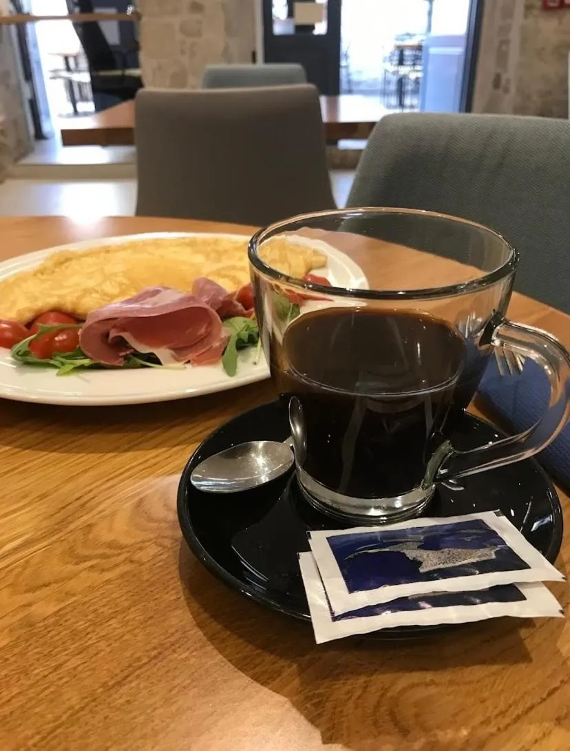 Restaurant/places to eat in Bifora Heritage Hotel