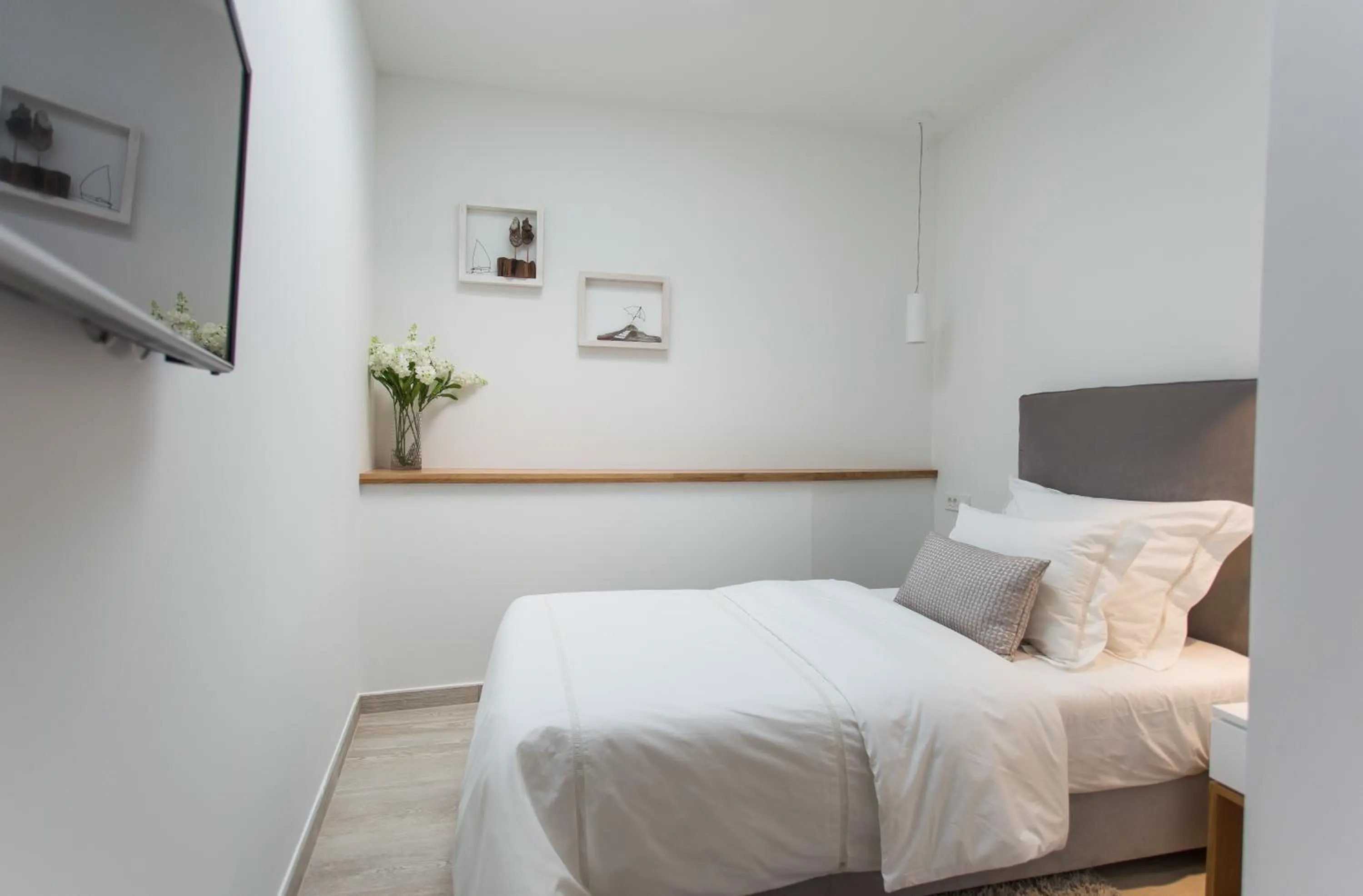 TV and multimedia, Bed in Bifora Heritage Hotel