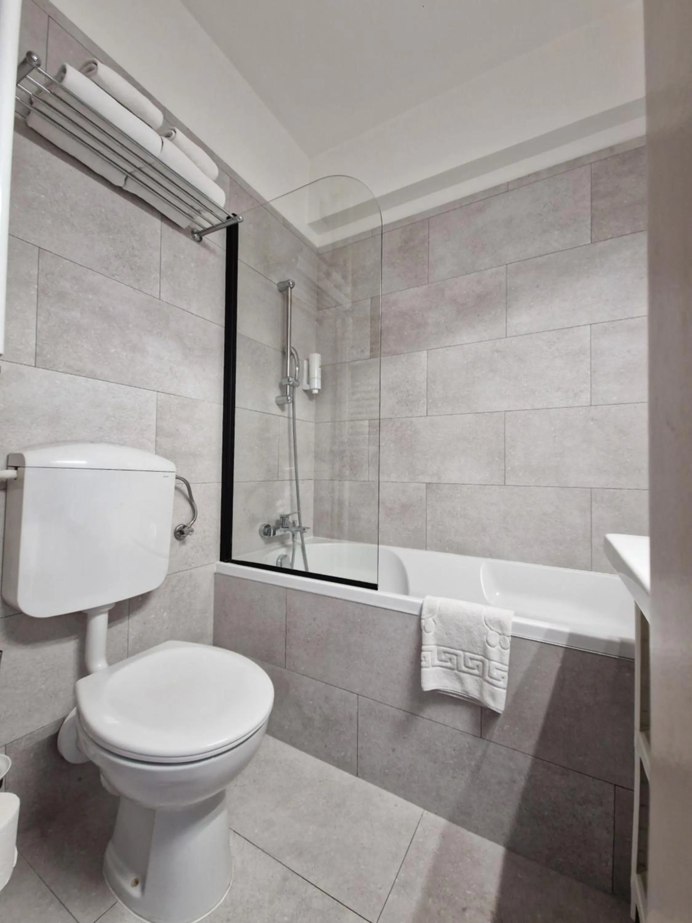 Bathroom in Medos Hotel