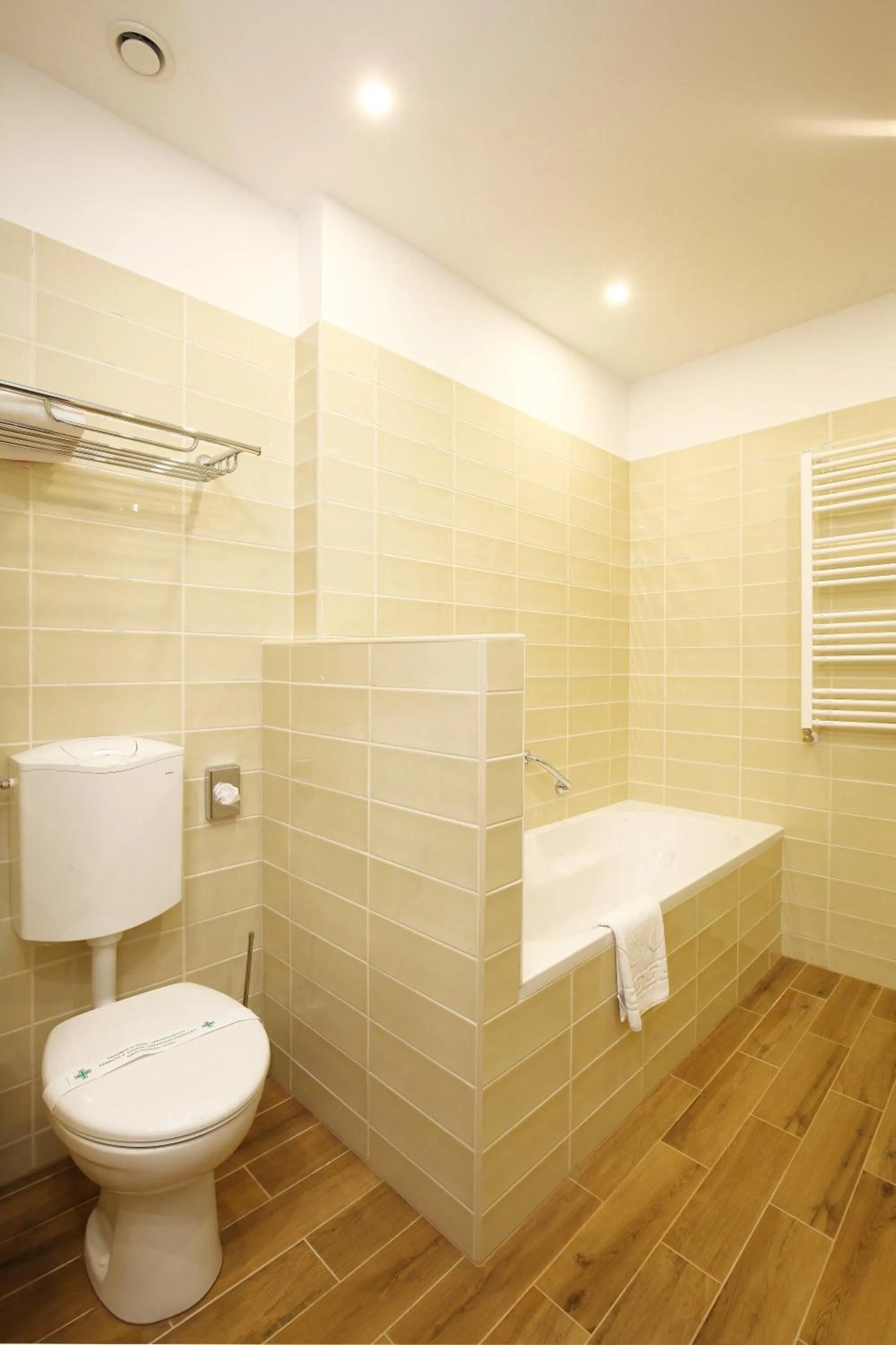 Shower in Medos Hotel