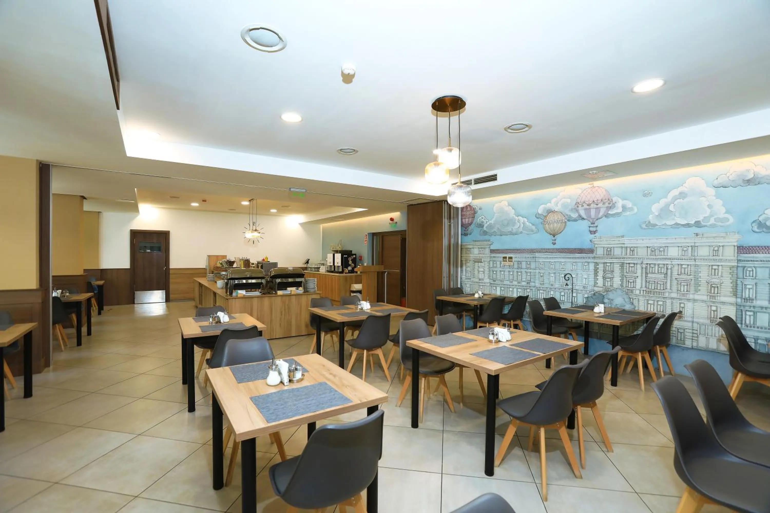 Restaurant/places to eat in Medos Hotel