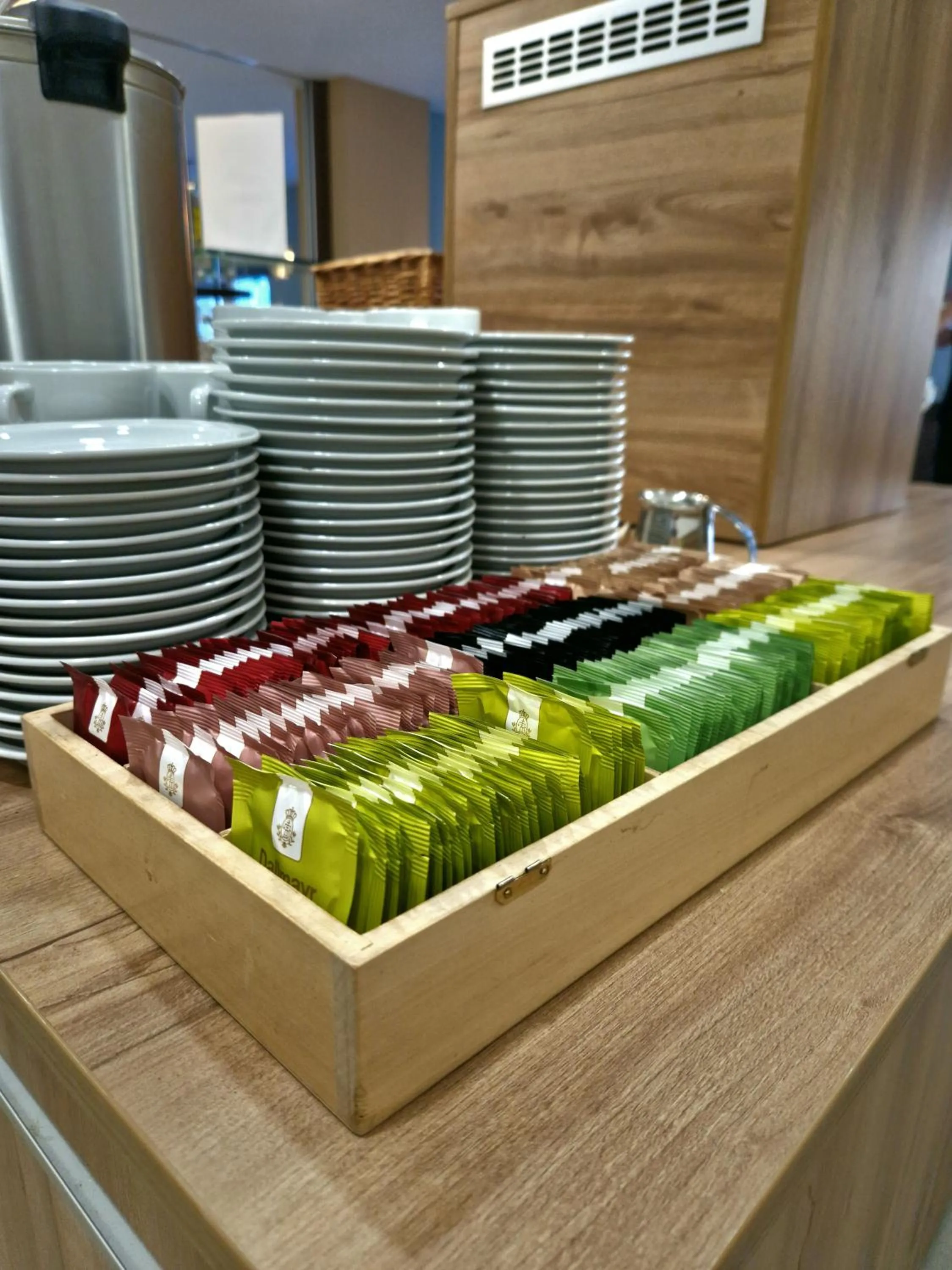 Restaurant/places to eat in Medos Hotel