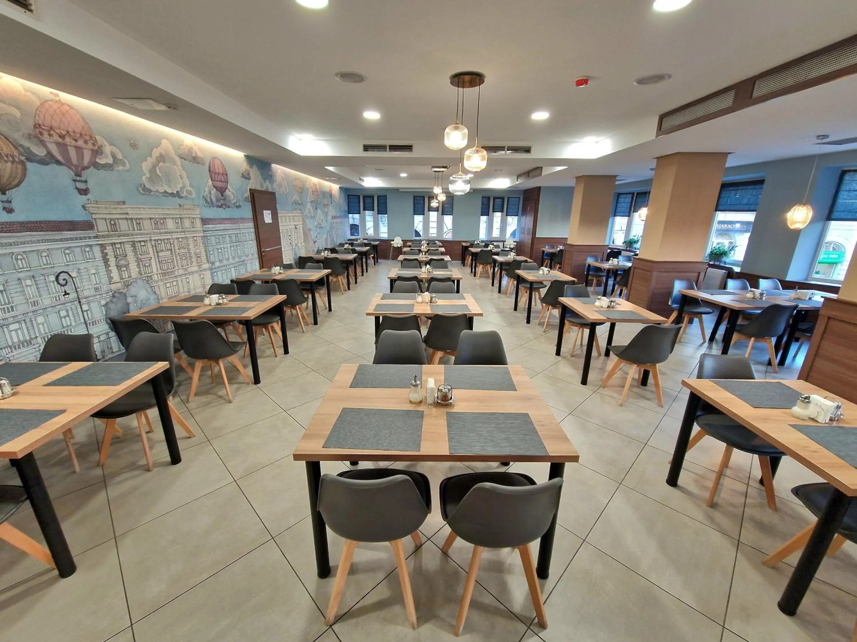 Restaurant/places to eat in Medos Hotel