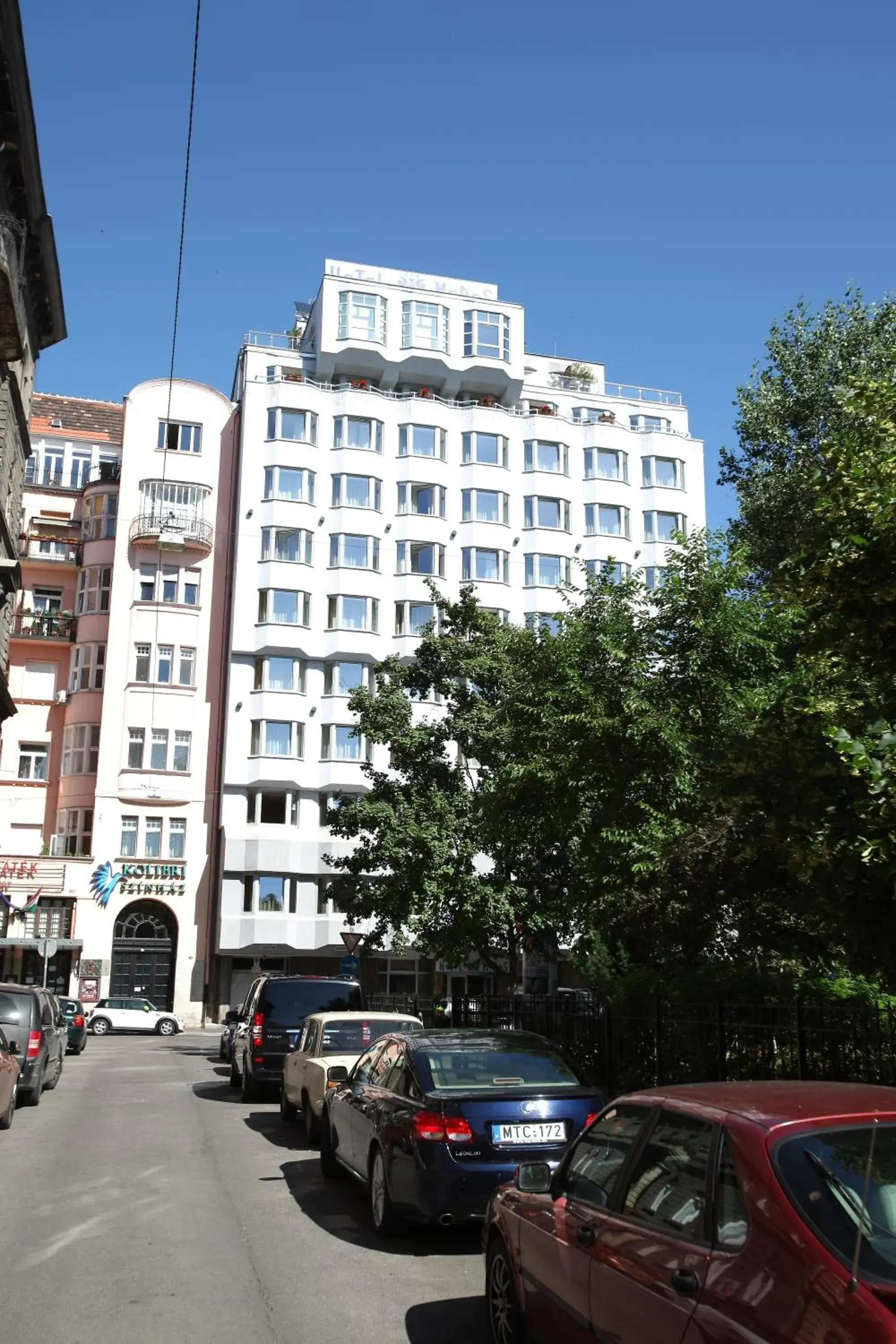 Facade/entrance in Medos Hotel Facade/entrance in Medos Hotel