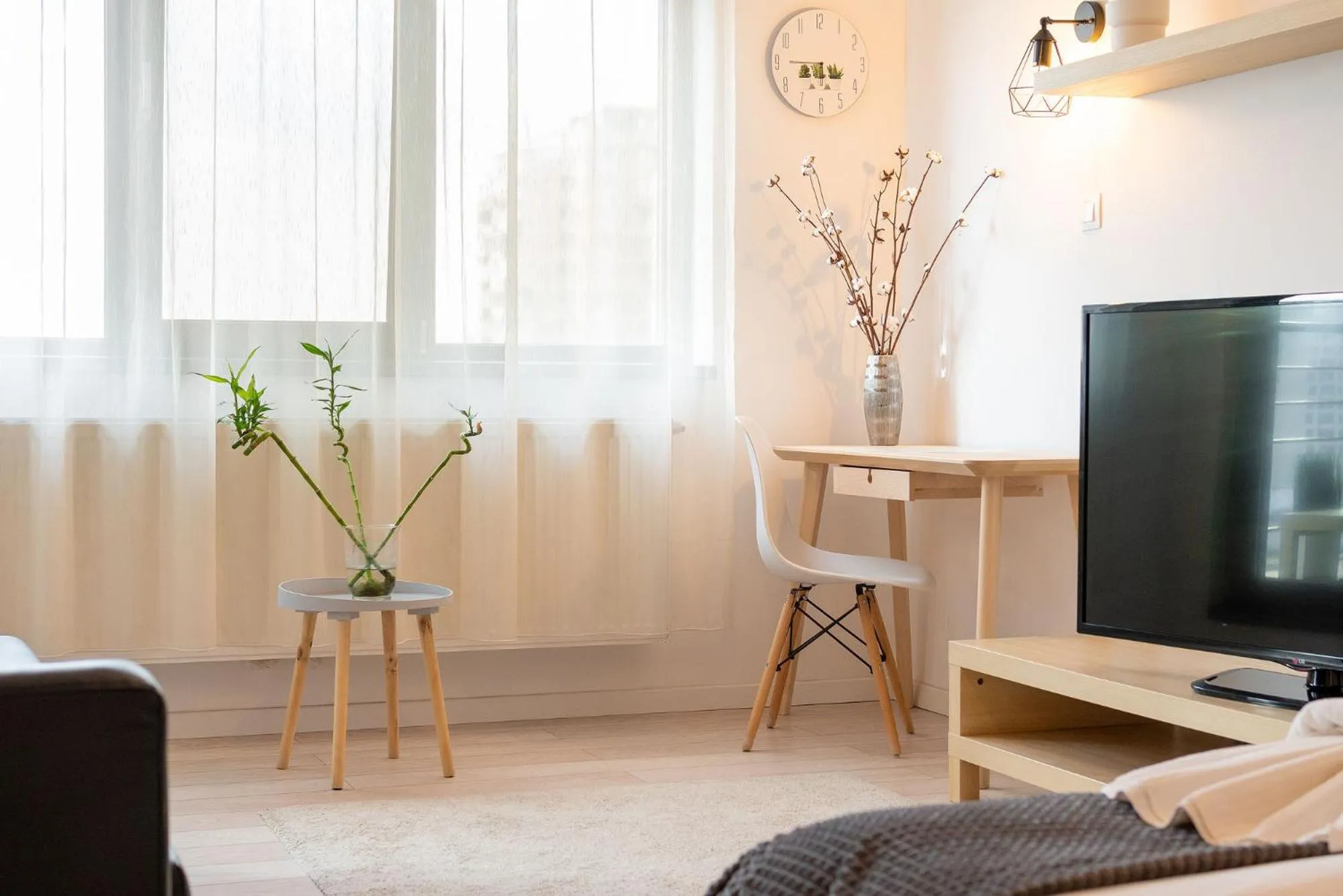 Decorative detail in Lujerului Studio