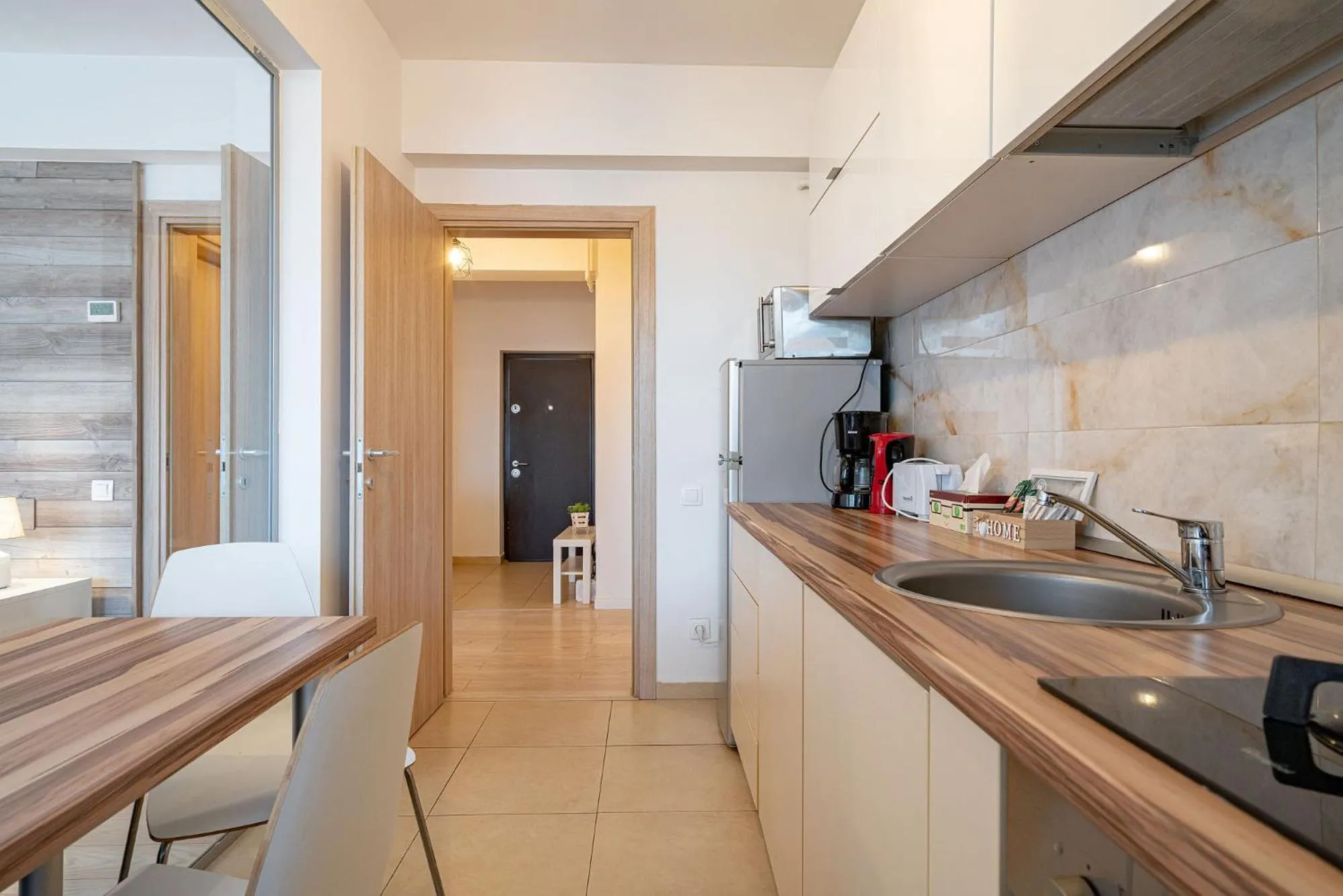 Dining area in Lujerului Studio