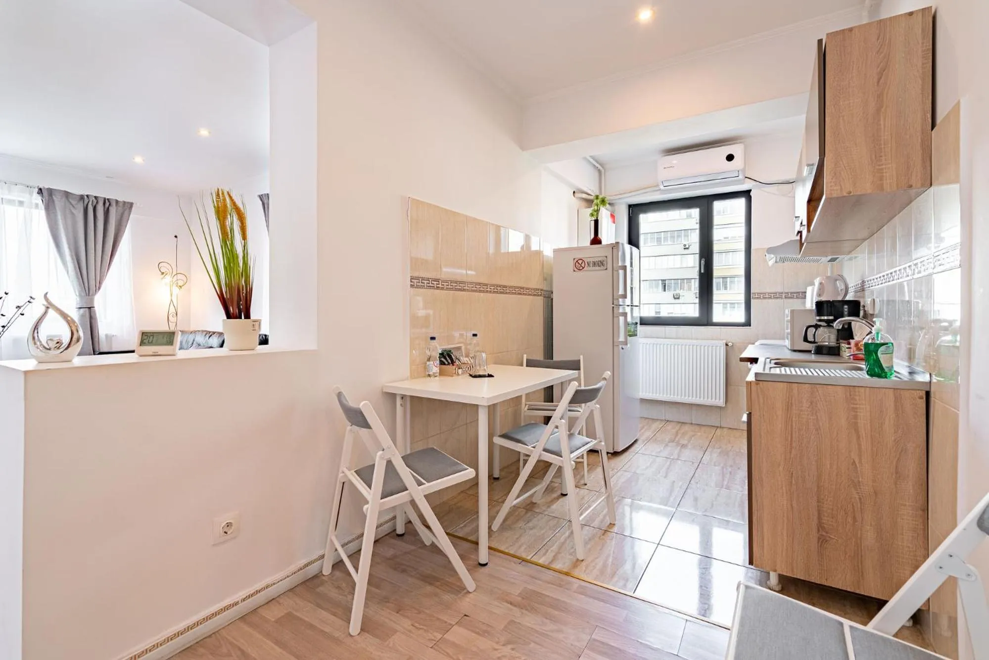Dining area in Lujerului Studio