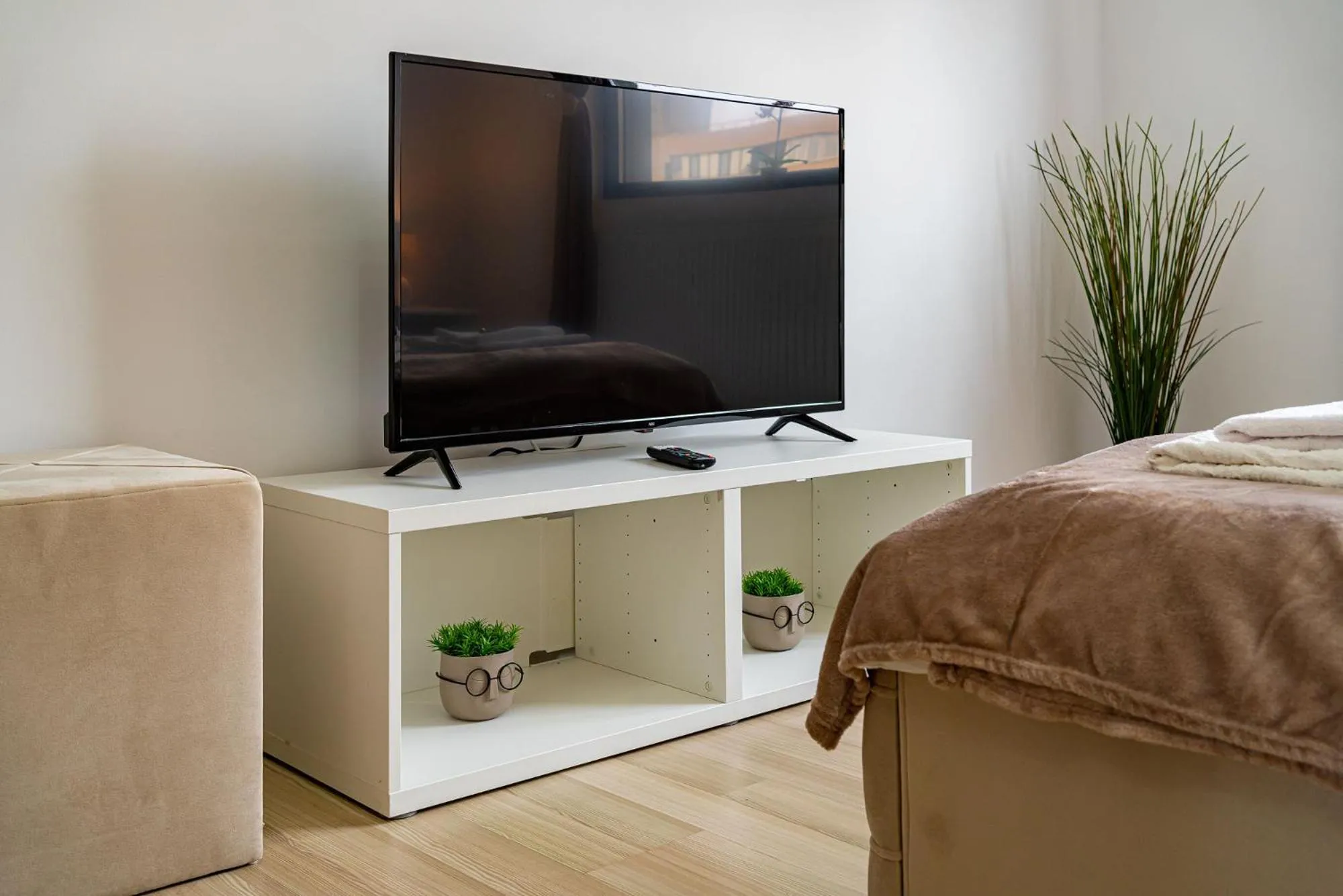 TV and multimedia, Bed in Lujerului Studio