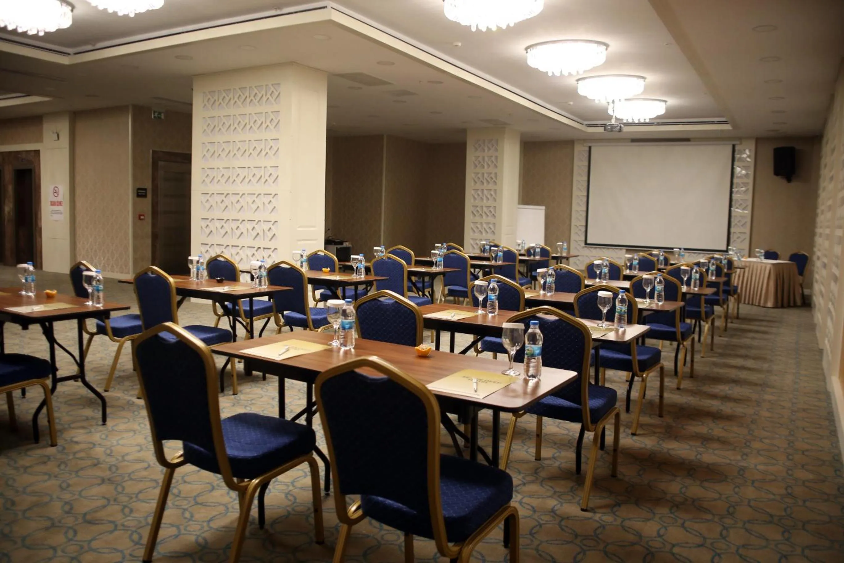 Meeting/conference room in Seven Deep Hotel