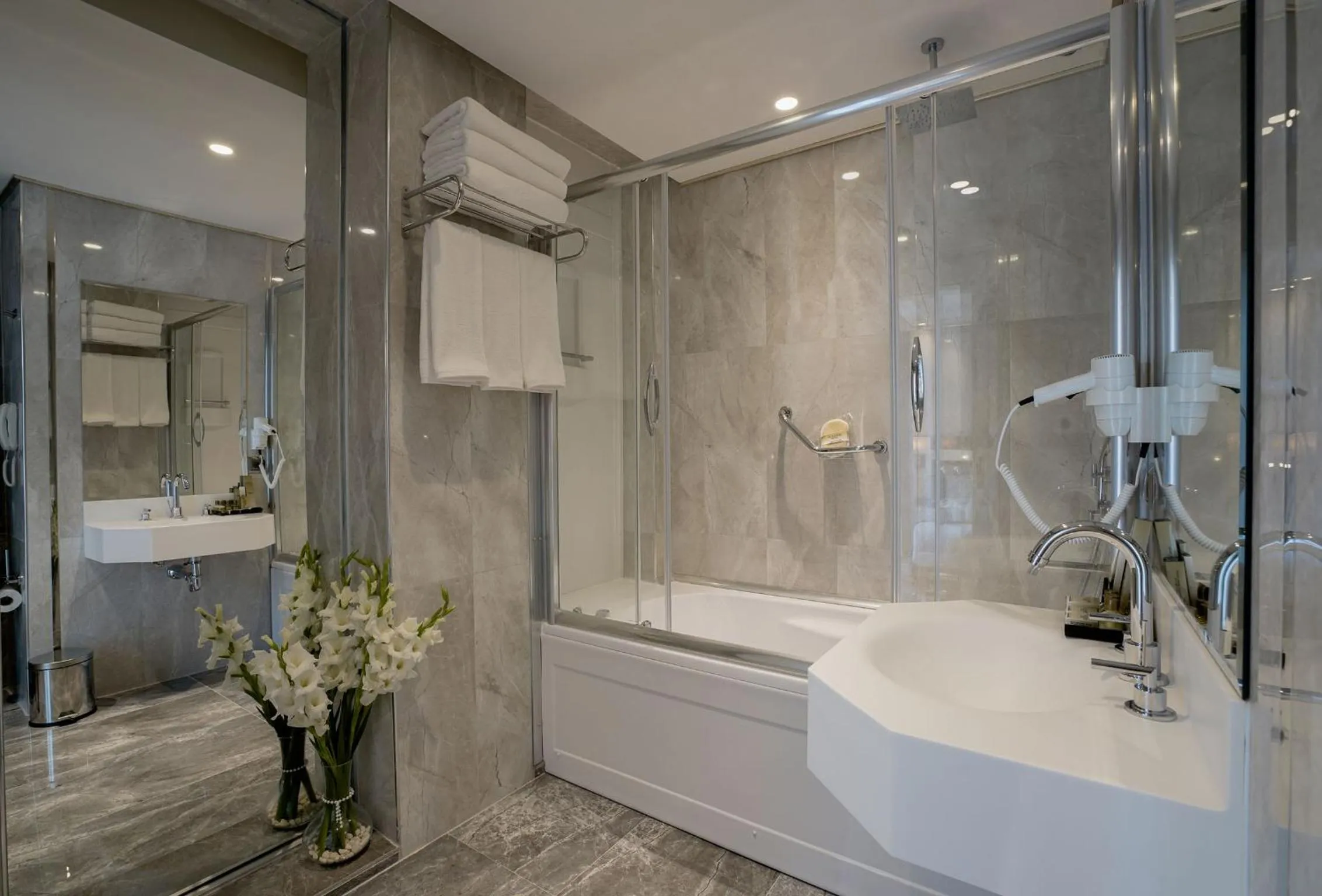 Bathroom in Seven Deep Hotel